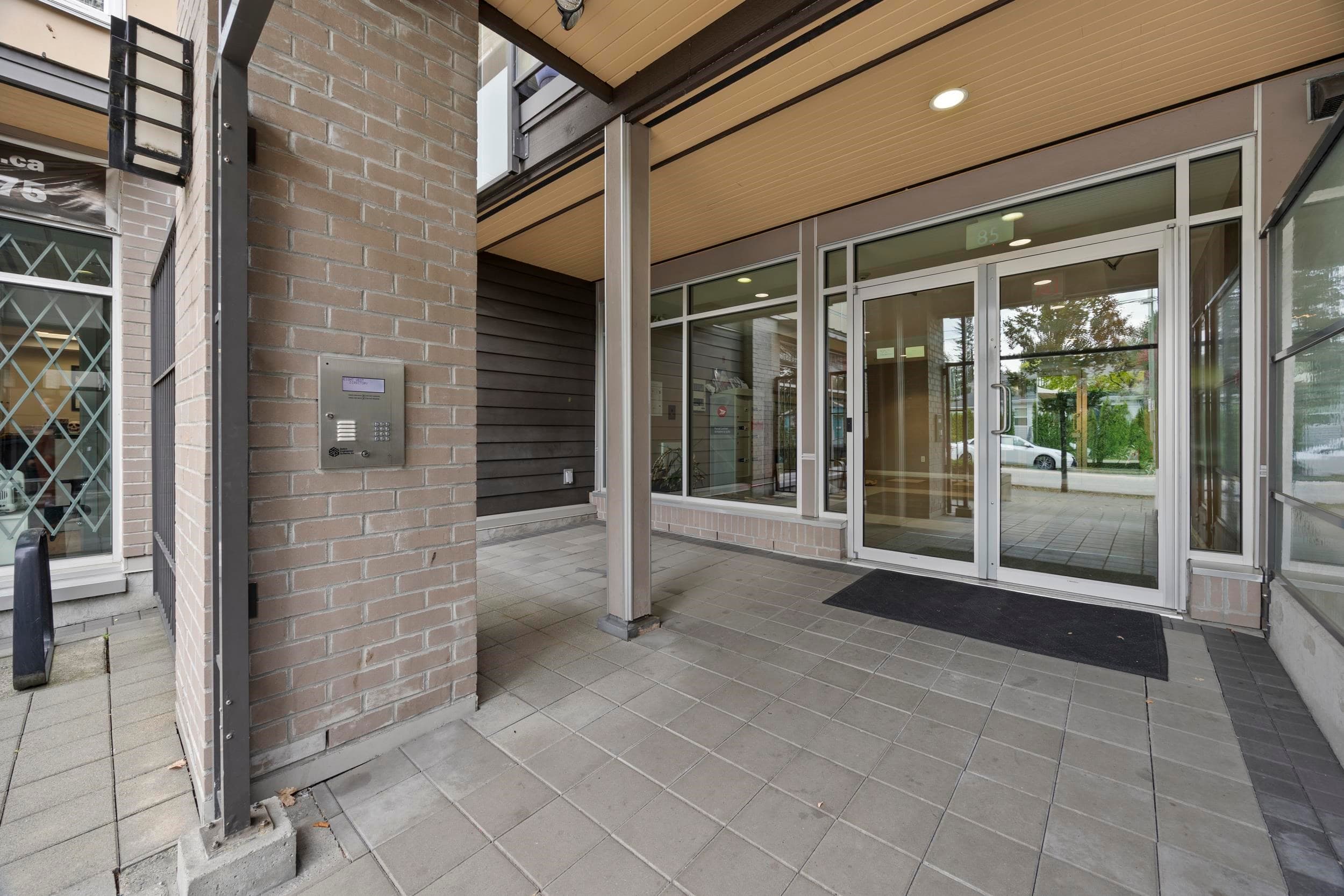 319 - 85 Eighth Avenue, New Westminster, V3L 0E9 — photo 4