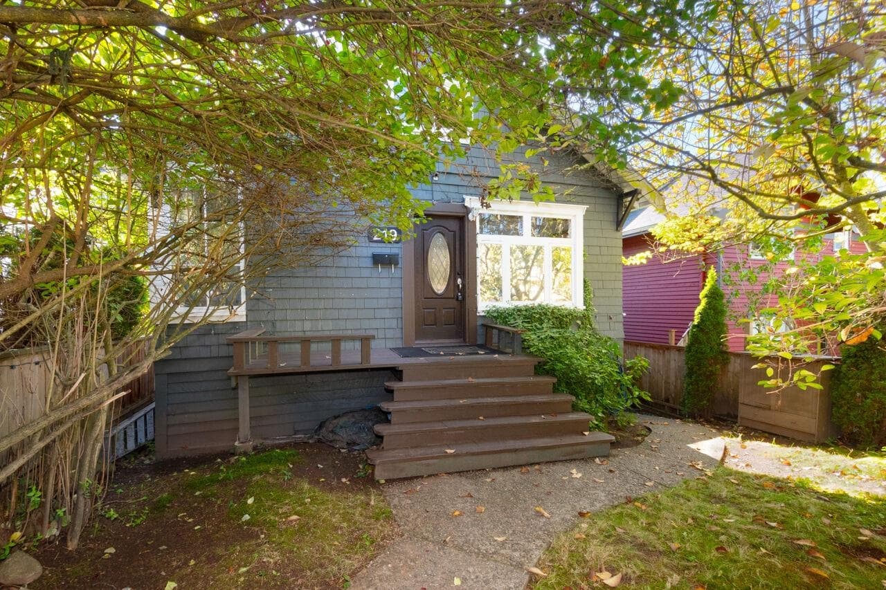 219 E 29th Street, North Vancouver, V7N 1C8 — photo 2