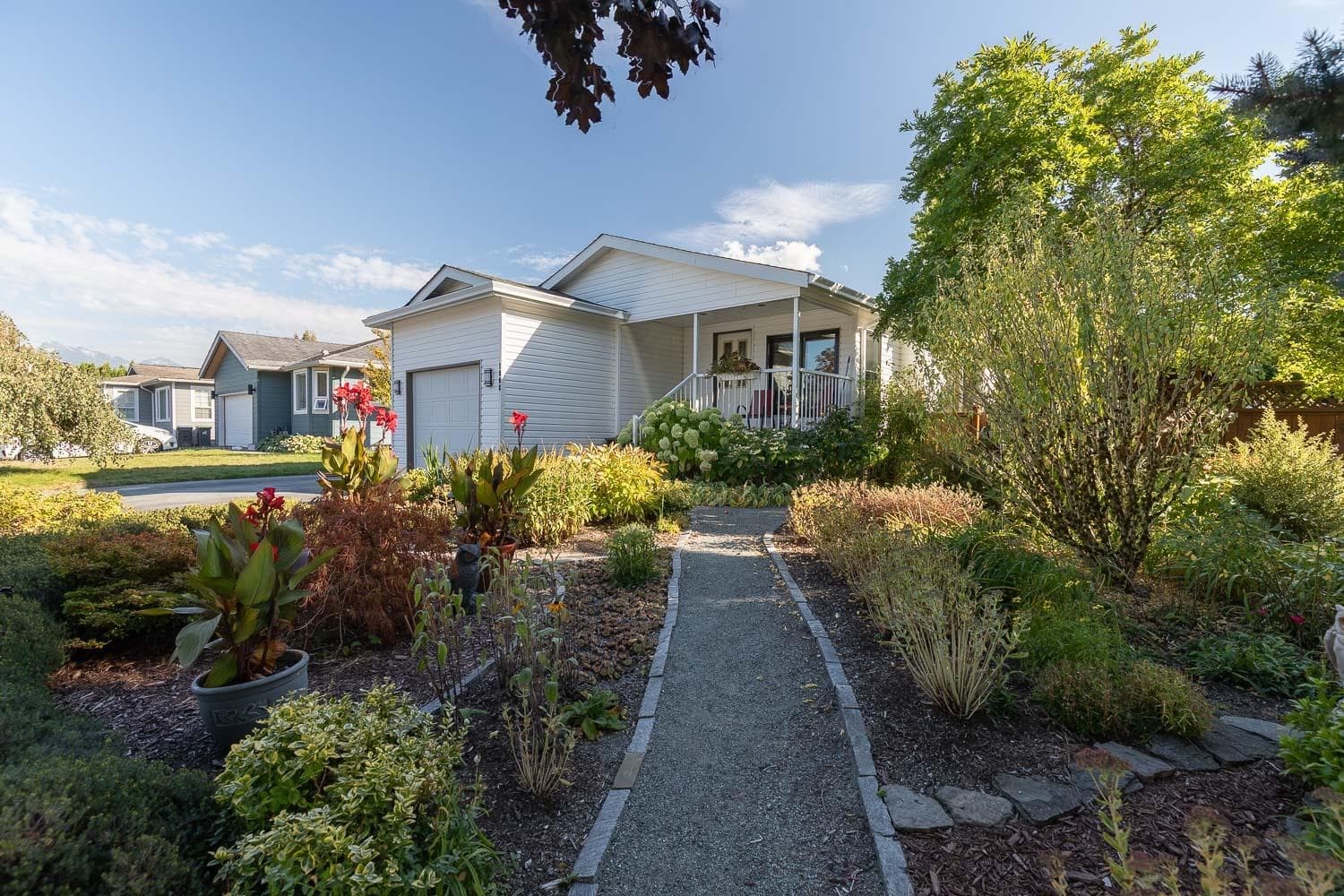 1008 Edgewater Crescent, Squamish, V6B 0B2 — photo 1