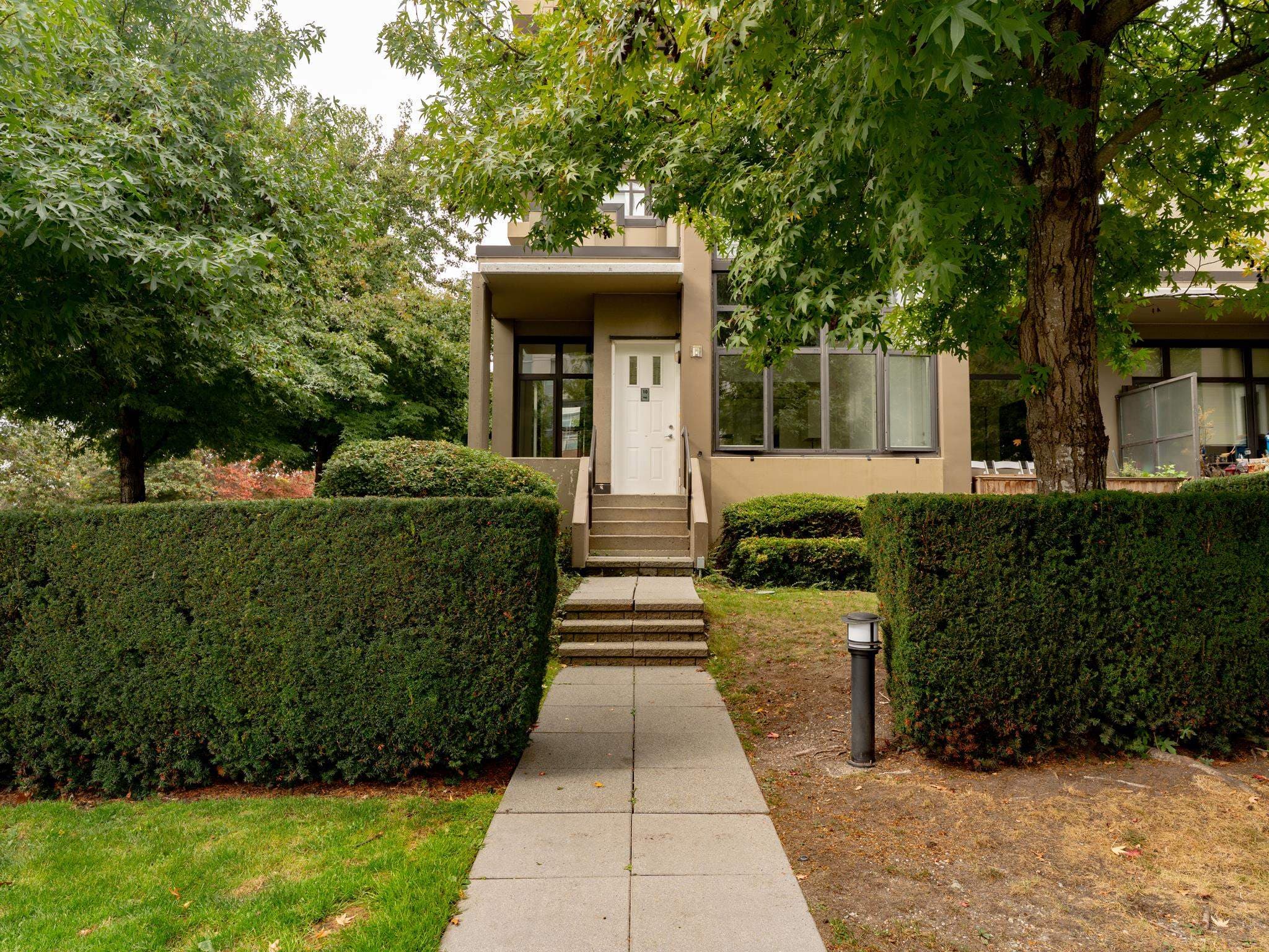 TH10 - 2355 Madison Avenue, Burnaby