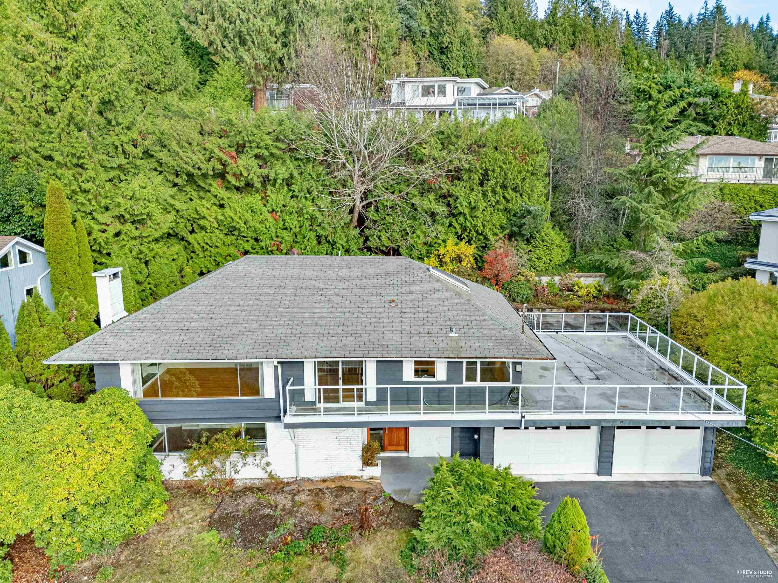 2615 Skilift Place, West Vancouver, V7S 2T6 — photo 1