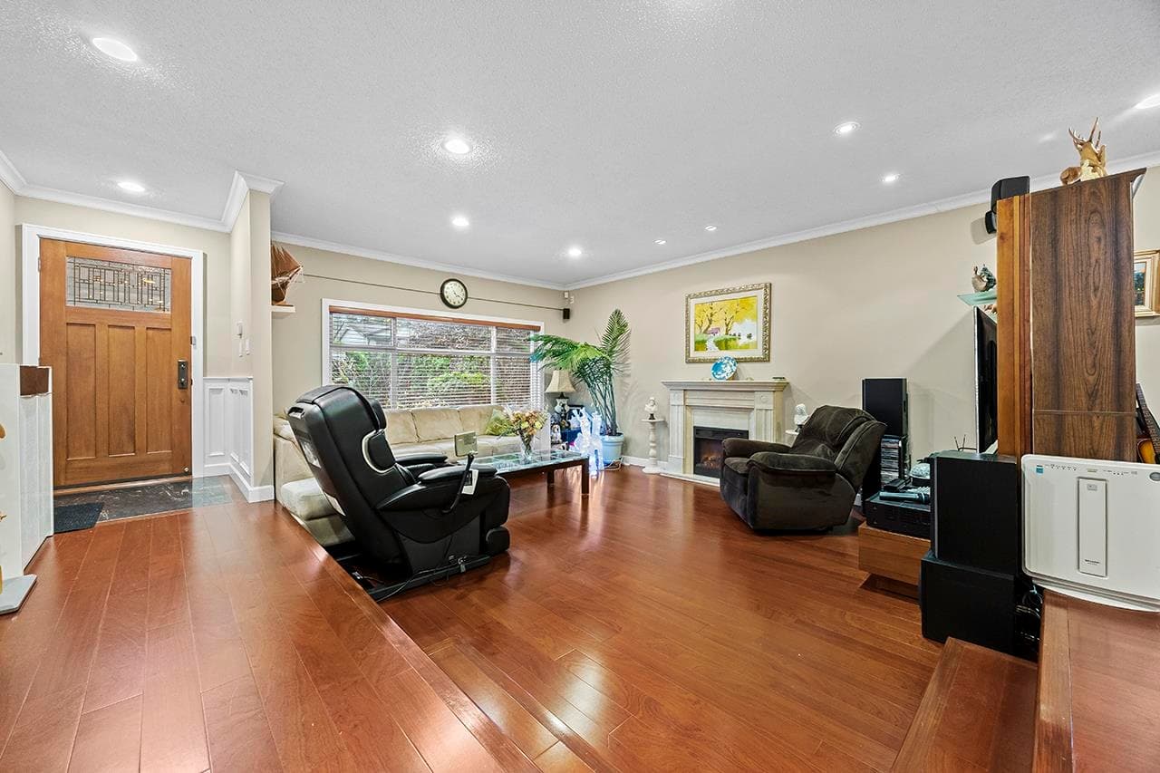 3152 Lancaster Place, Port Coquitlam, V3C 3J7 — photo 2
