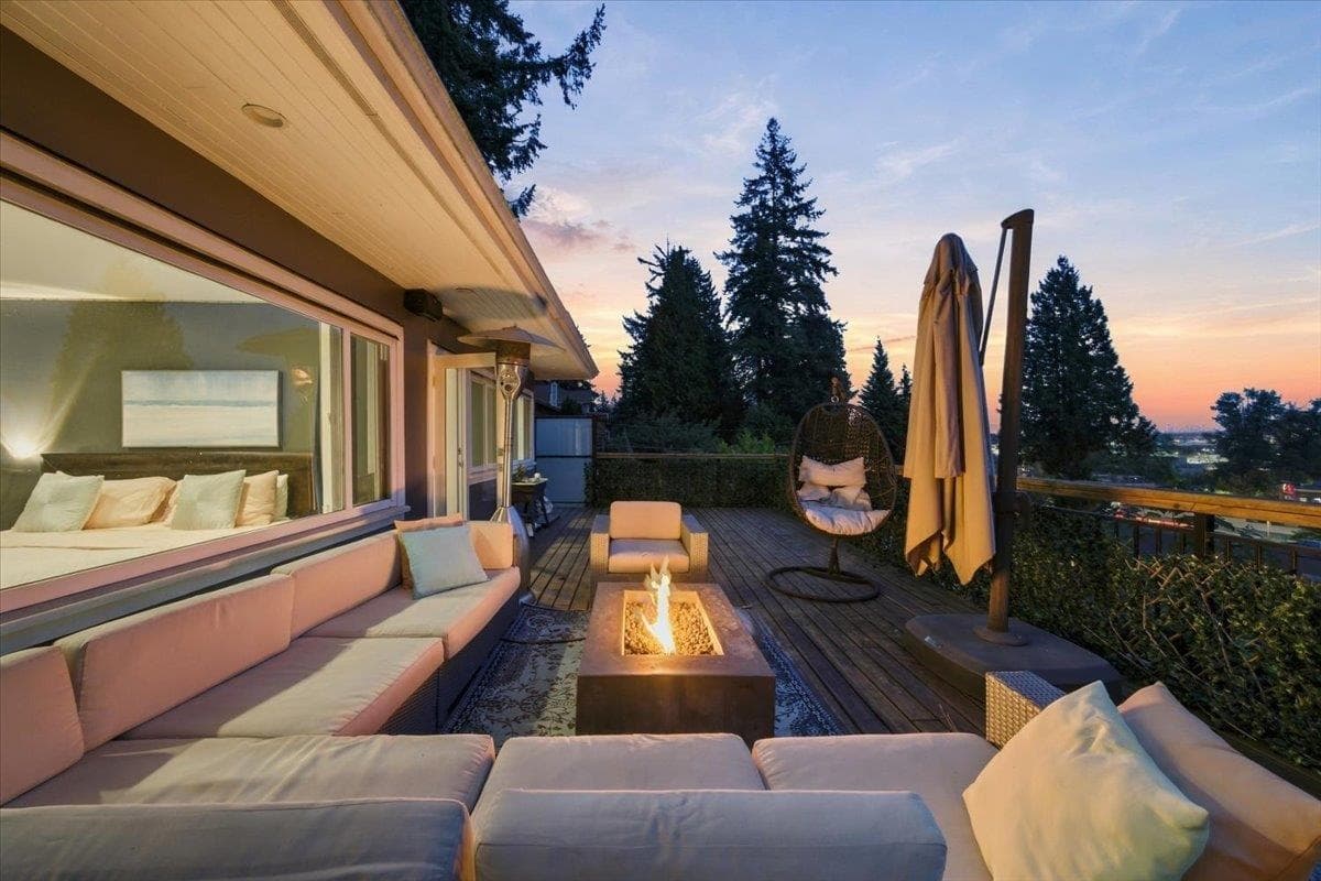 1095 W Keith Road, North Vancouver, V7P 1Y6 — photo 1