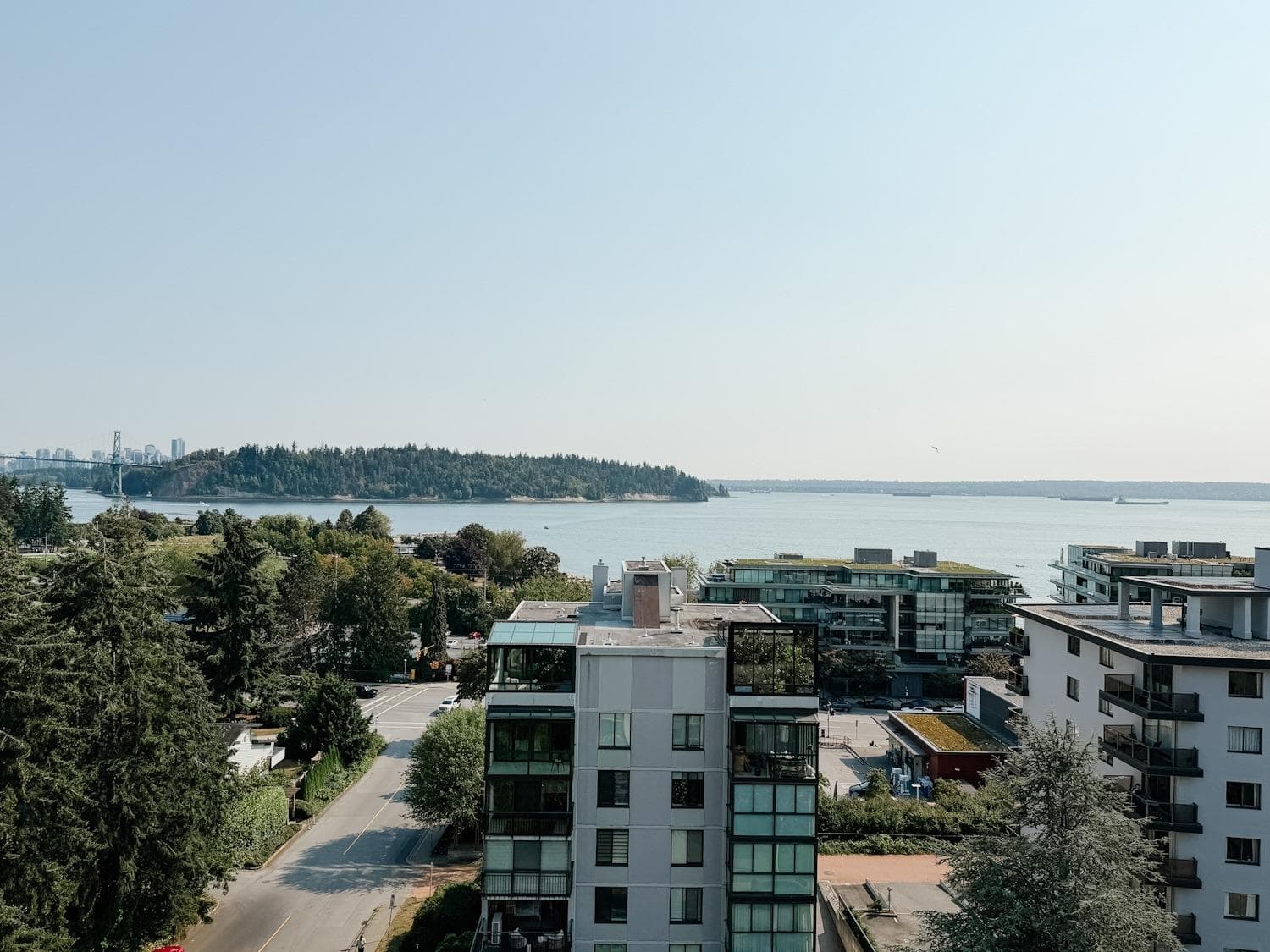 1001 - 555 13th Street, West Vancouver