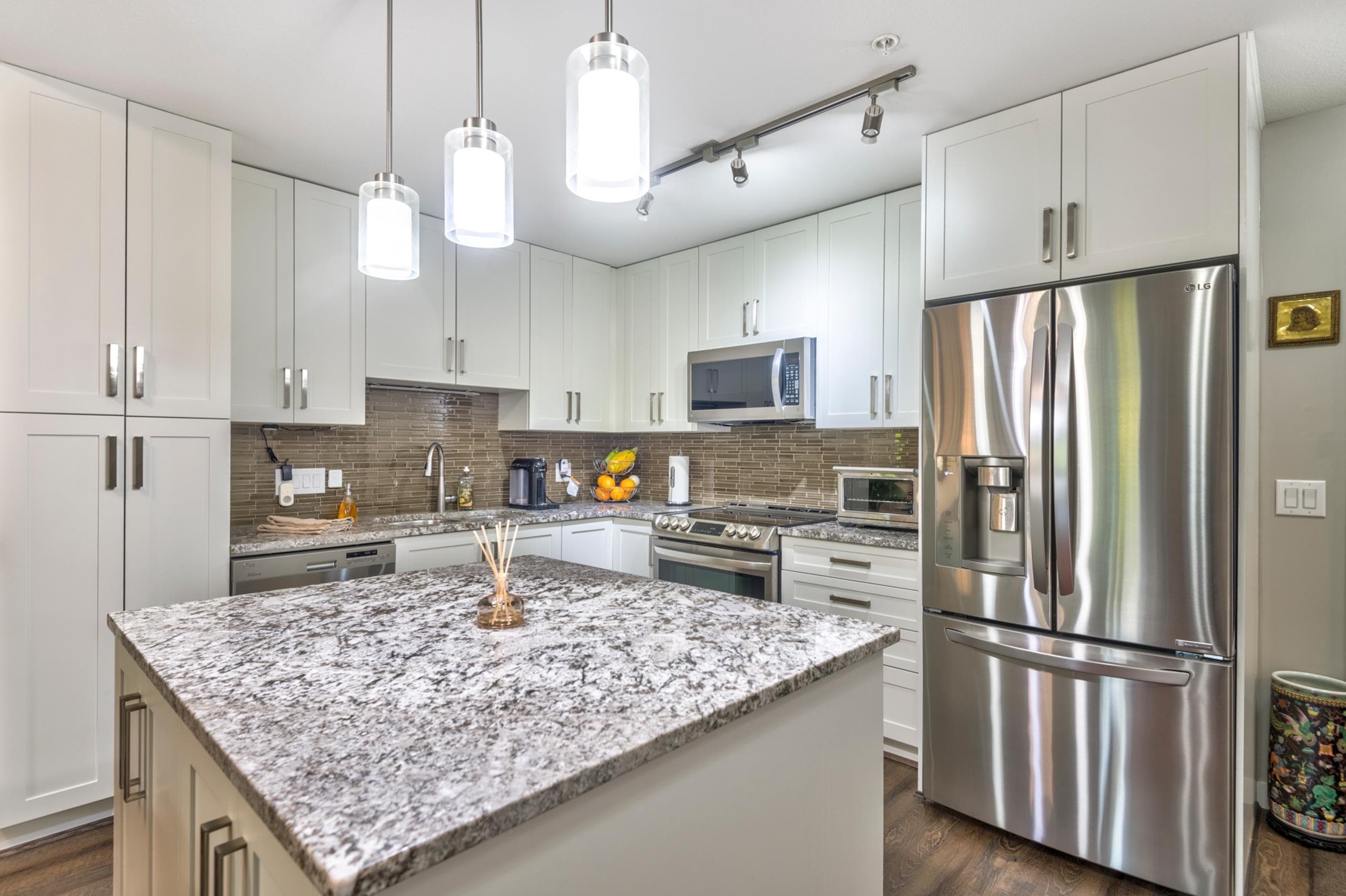 306 - 6470 194 Street, Surrey, V4N 6J9 — photo 5