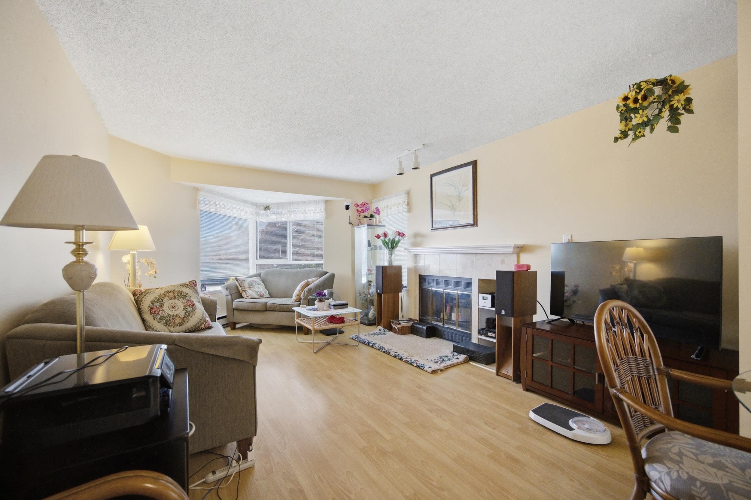 411 - 1215 Lansdowne Drive, Coquitlam, V3E 2P2 — photo 2