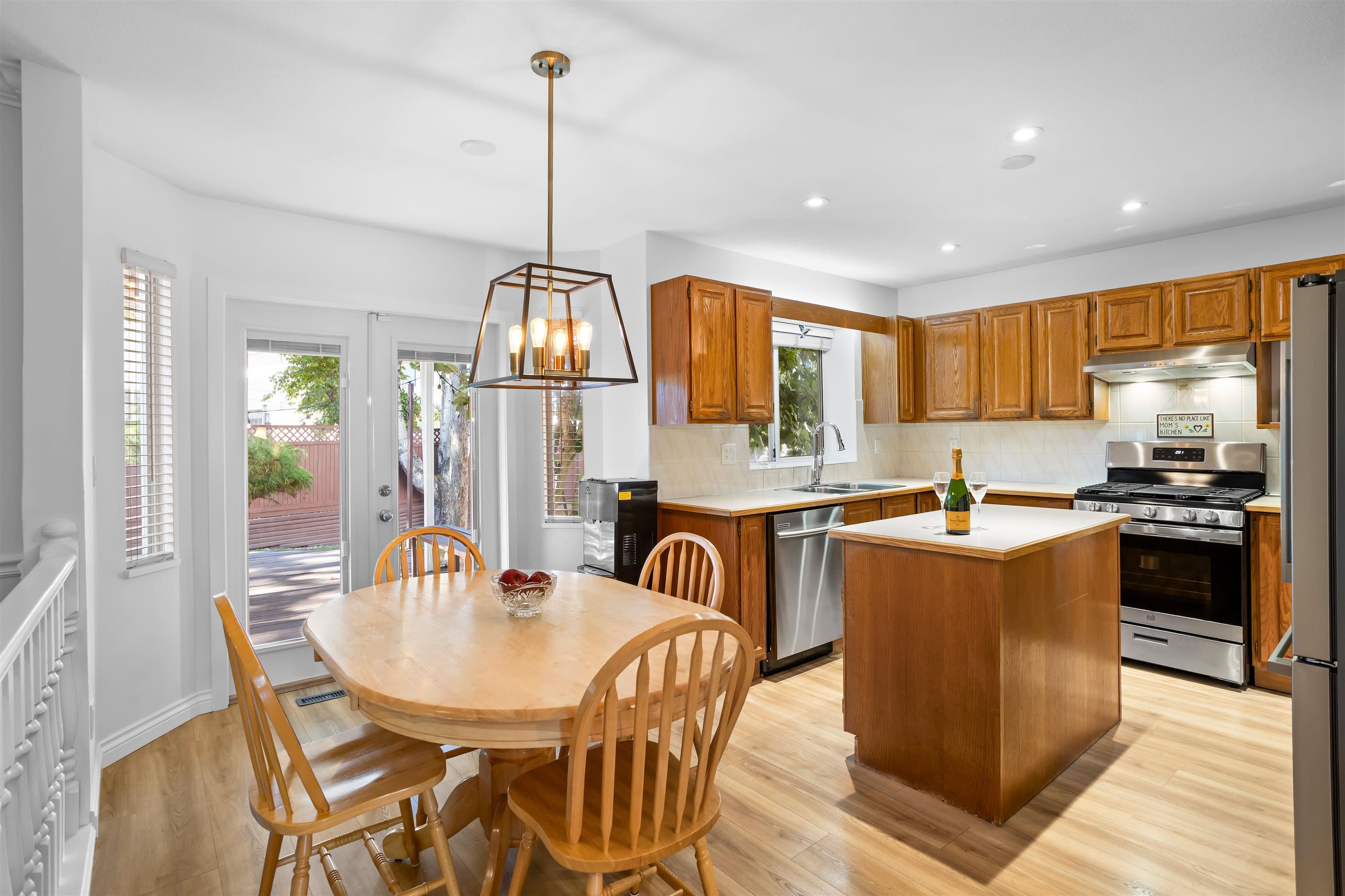 12201 67a Avenue, Surrey, V3W 0L9 — photo 5