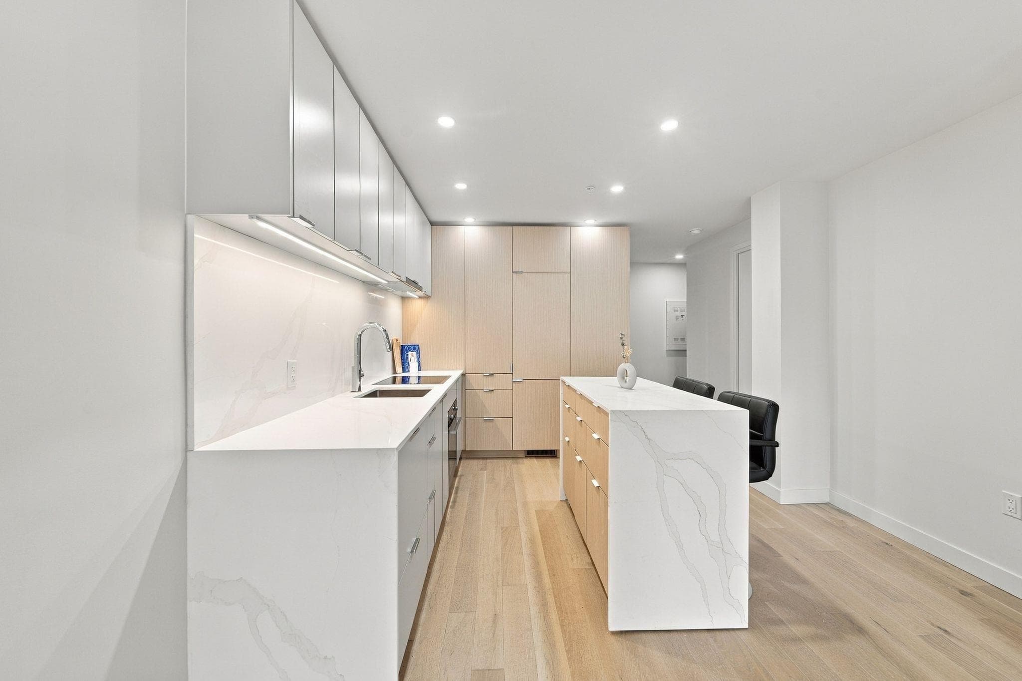 507 - 239 Keefer Street, Vancouver, V6A 1X6 — photo 4