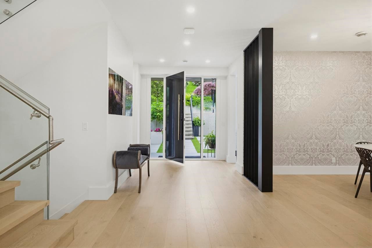 919 E 4th Street, North Vancouver, V7L 1K3 — photo 4