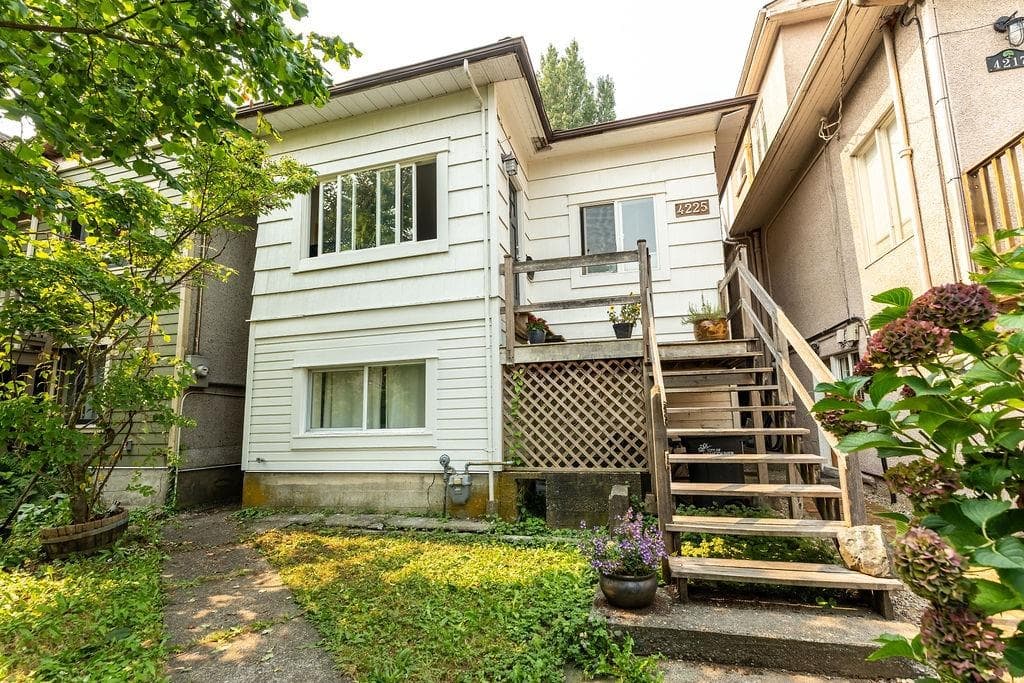 4225 John Street, Vancouver
