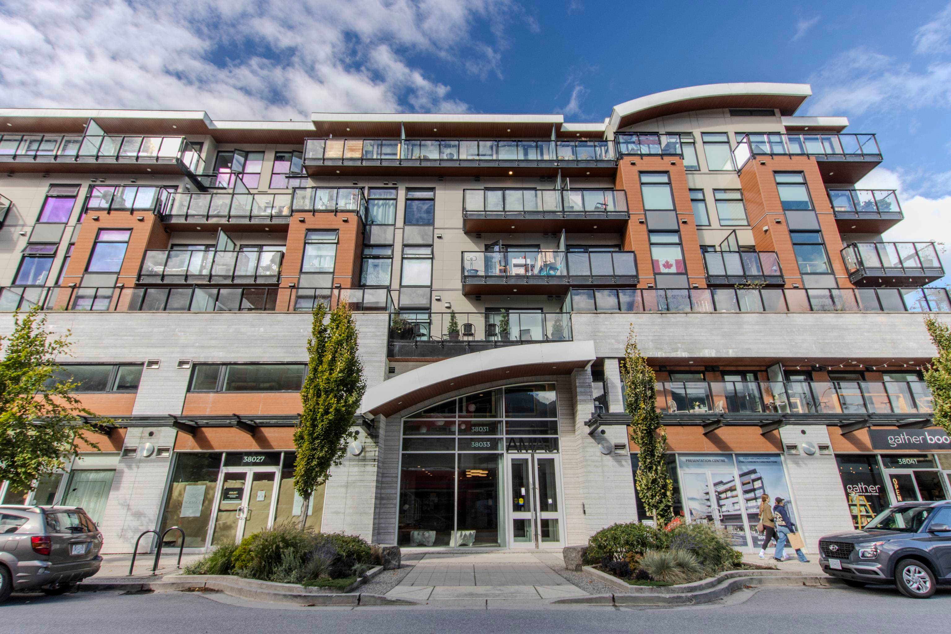 309 - 38033 Second Avenue, Squamish, V8B 0C4 — photo 2