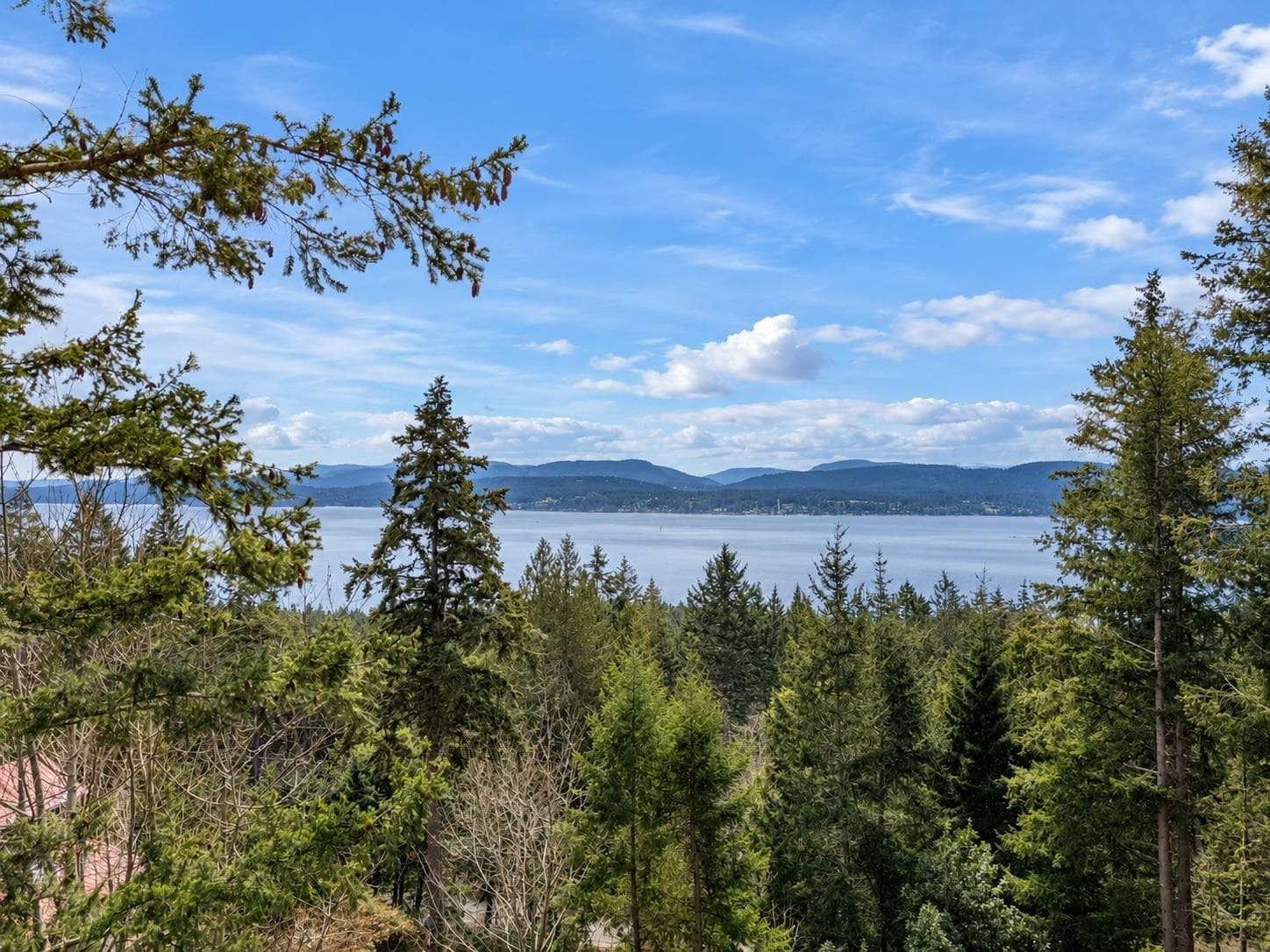 1690 Cottage Way, Galiano Island, V0N 1P0 — photo 2
