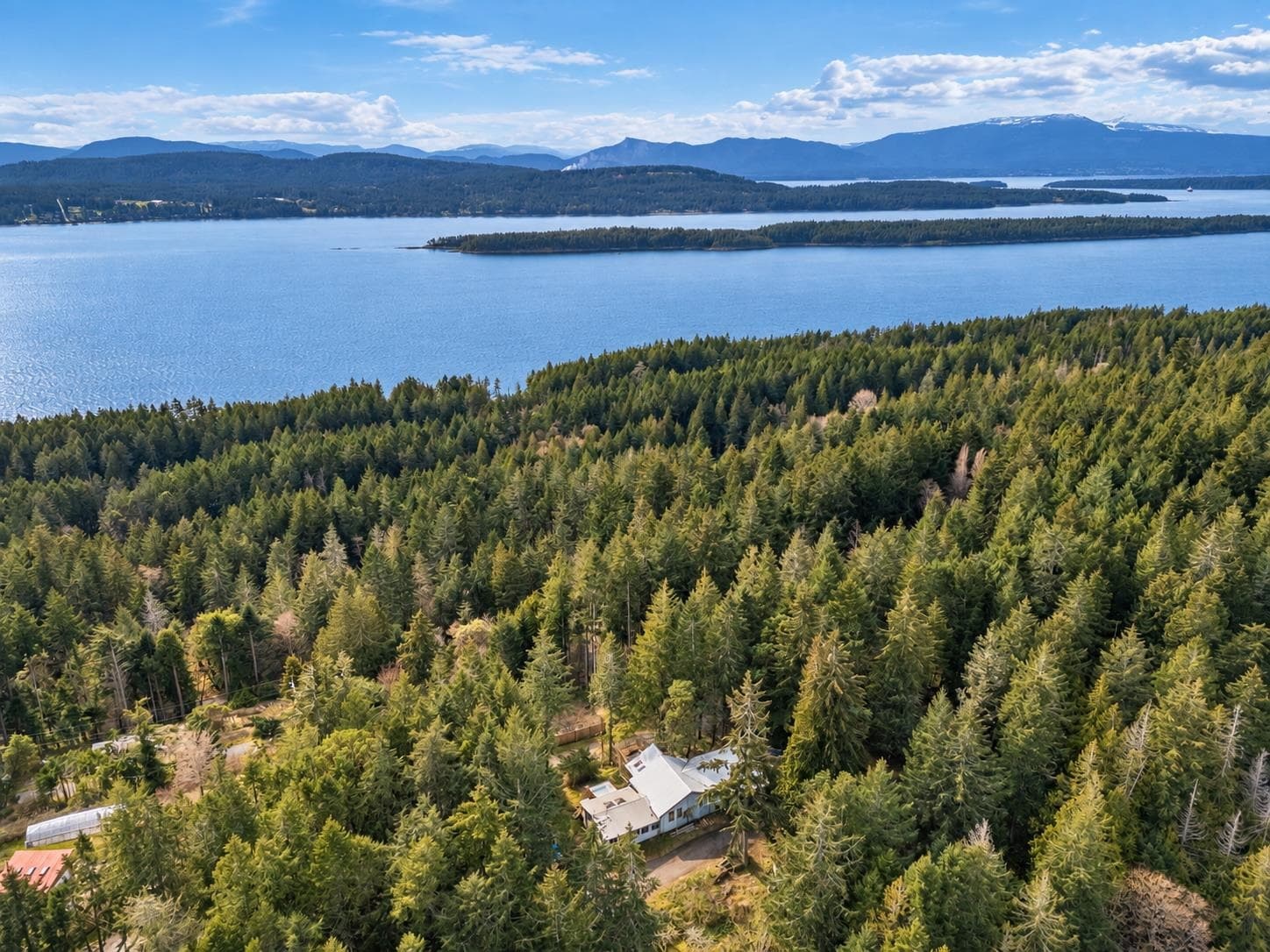 1690 Cottage Way, Galiano Island, V0N 1P0 — photo 3