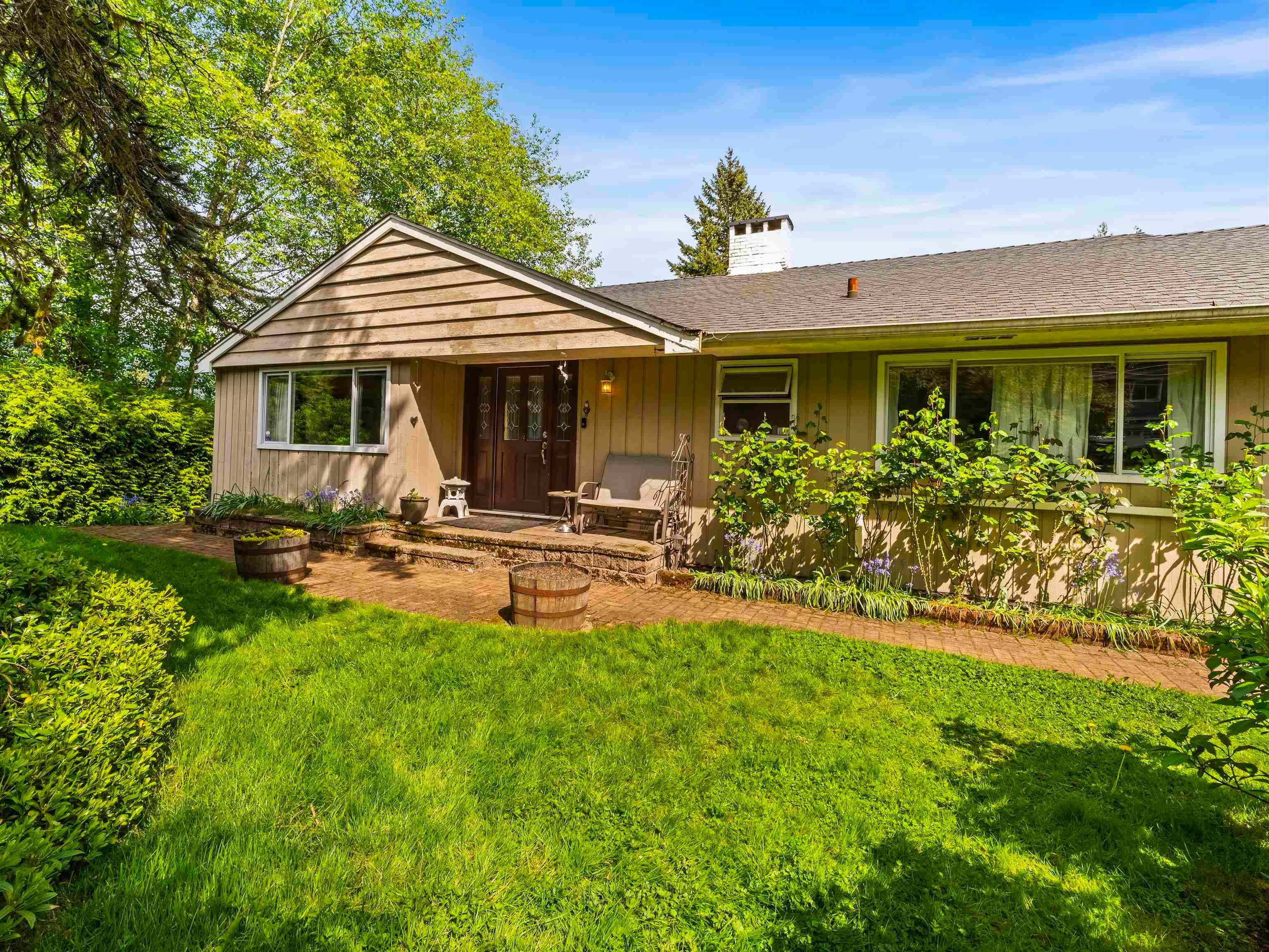 998 Fairway Drive, North Vancouver, V7G 1L8 — photo 2