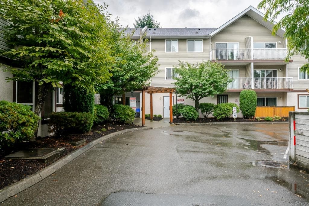 310 - 45222 Watson Road, Chilliwack, V2R 3J4 — photo 1