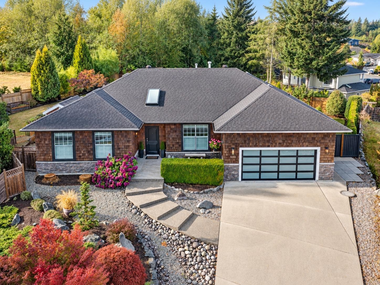 6161 Highmoor Place, Sechelt, V7Z 0L1 — photo 2