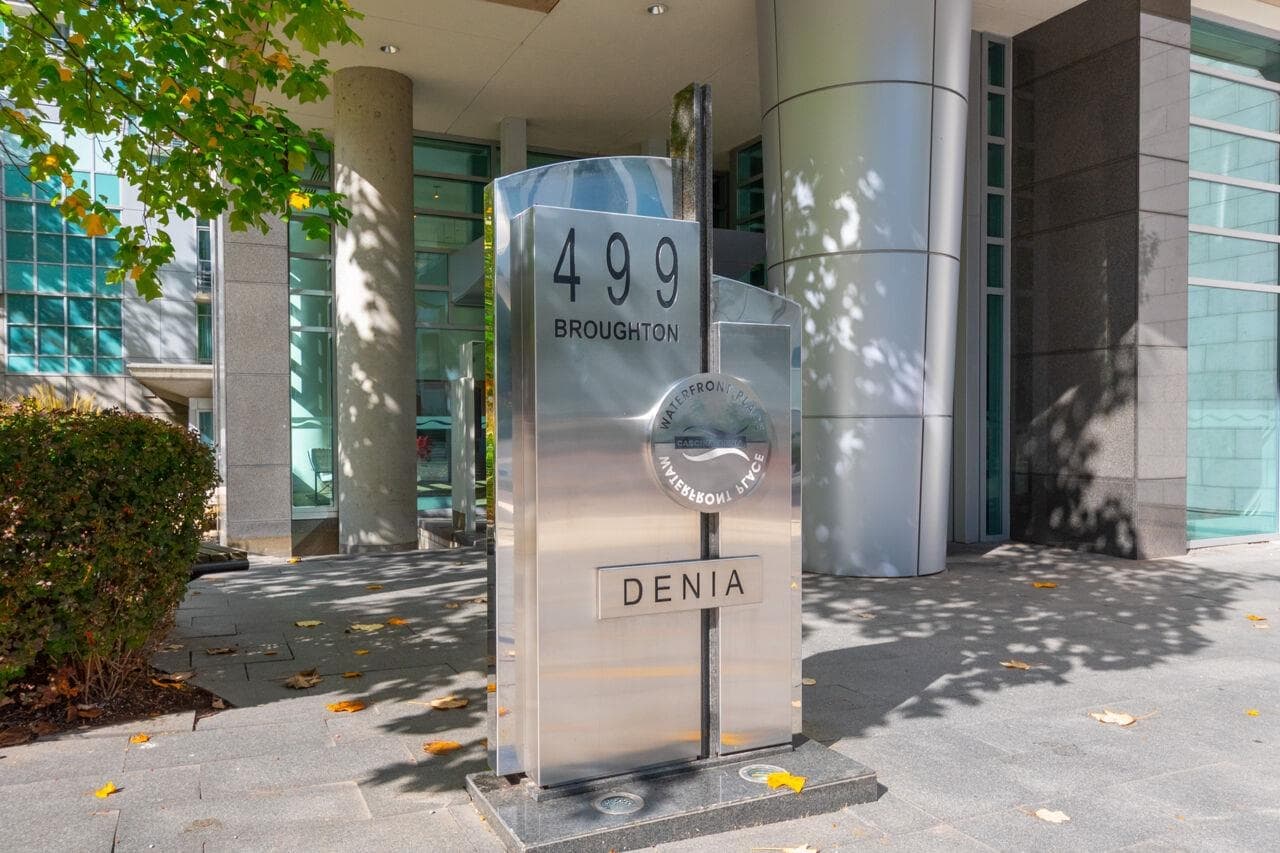203 - 499 Broughton Street, Vancouver, V6G 3K1 — photo 2