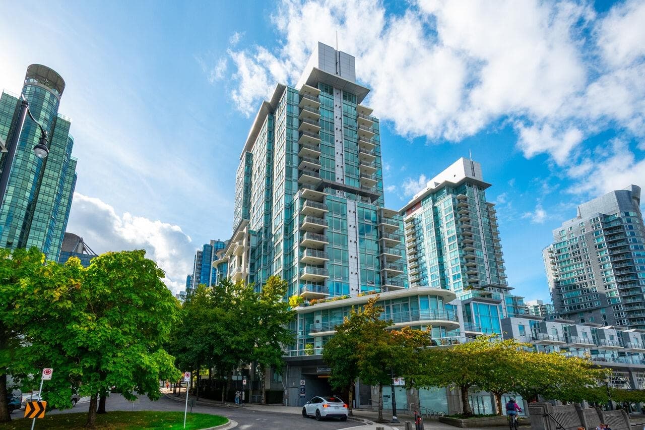 203 - 499 Broughton Street, Vancouver, V6G 3K1 — photo 1