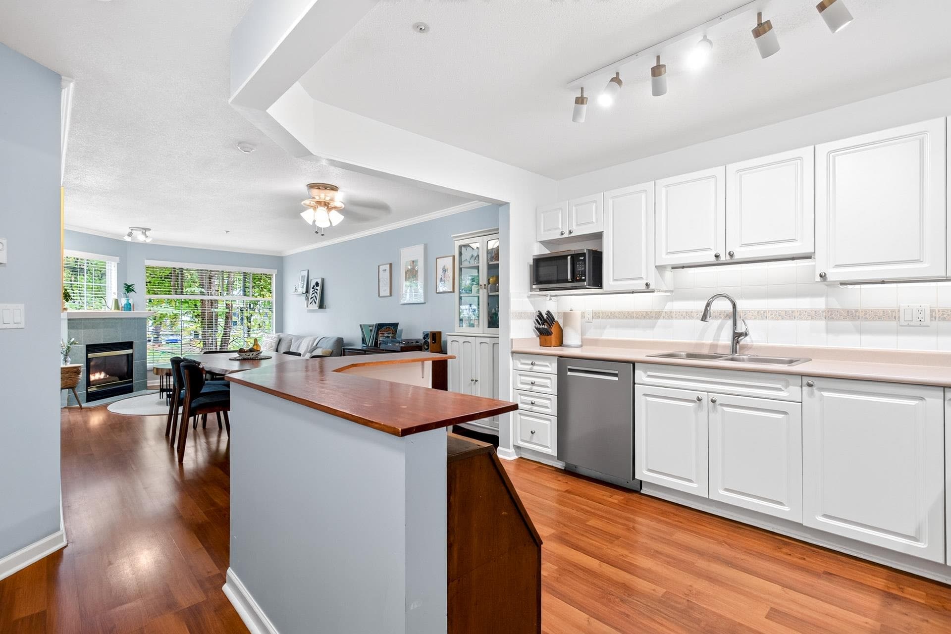 213 - 2678 Dixon Street, Port Coquitlam, V3C 6L7 — photo 2