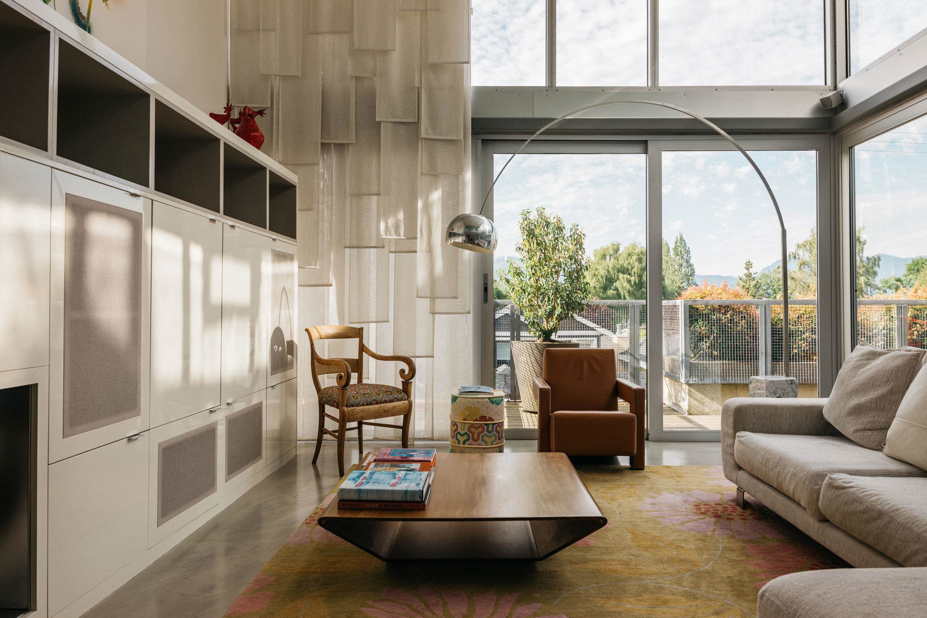 302 - 4387 W 10th Avenue, Vancouver, V6R 2H6 — photo 1