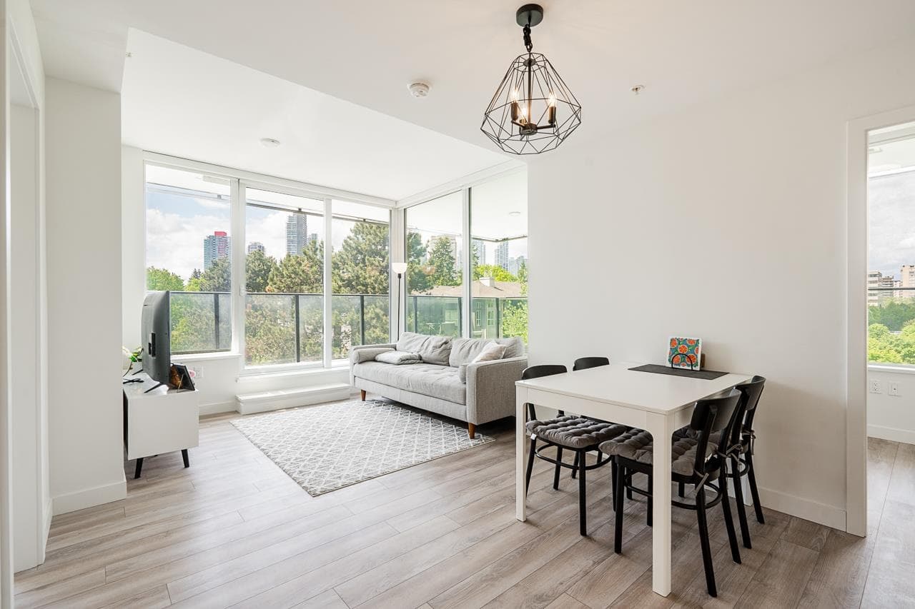 301 - 6699 Dunblane Avenue, Burnaby