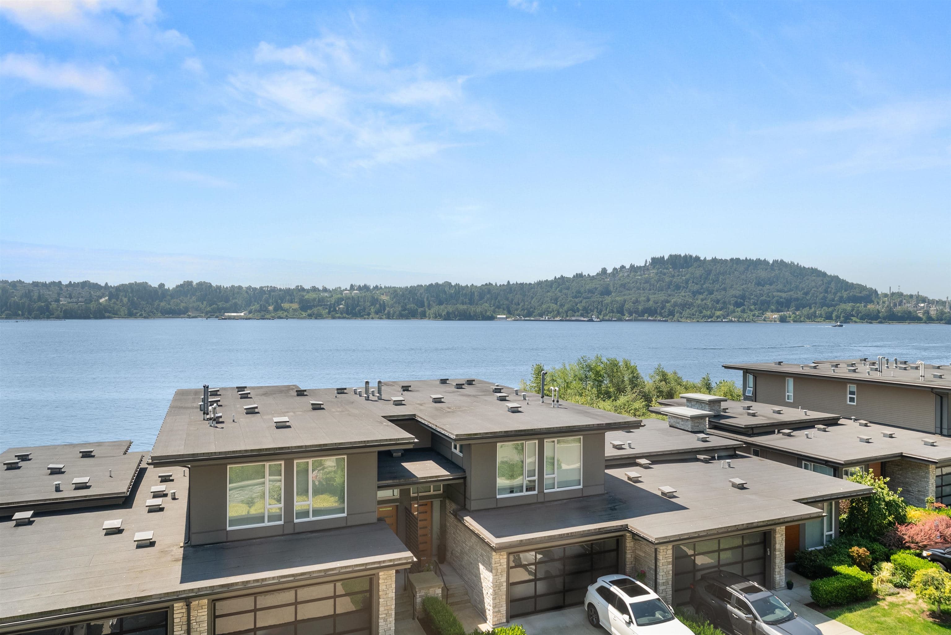 305 - 3911 Cates Landing Way, North Vancouver