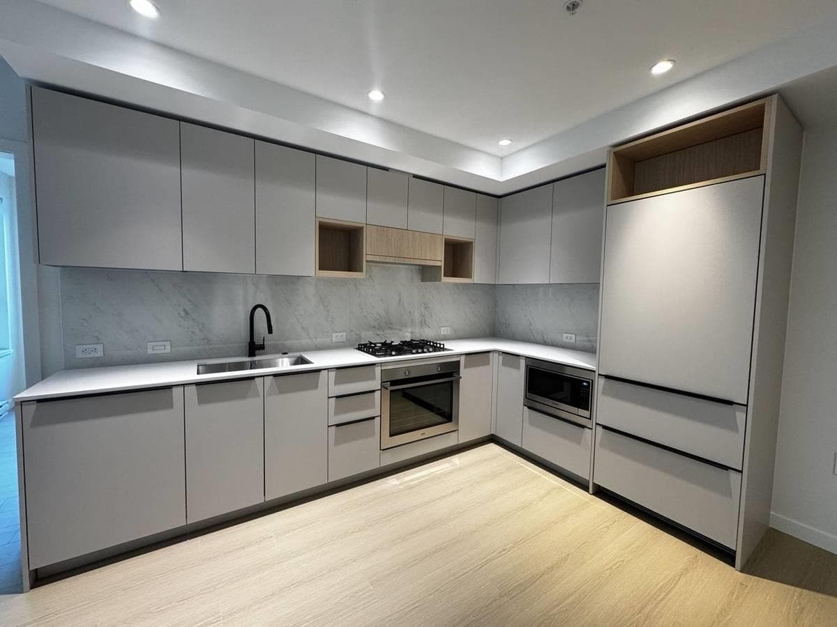 403 - 2015 St. Johns St  Bc, Port Moody