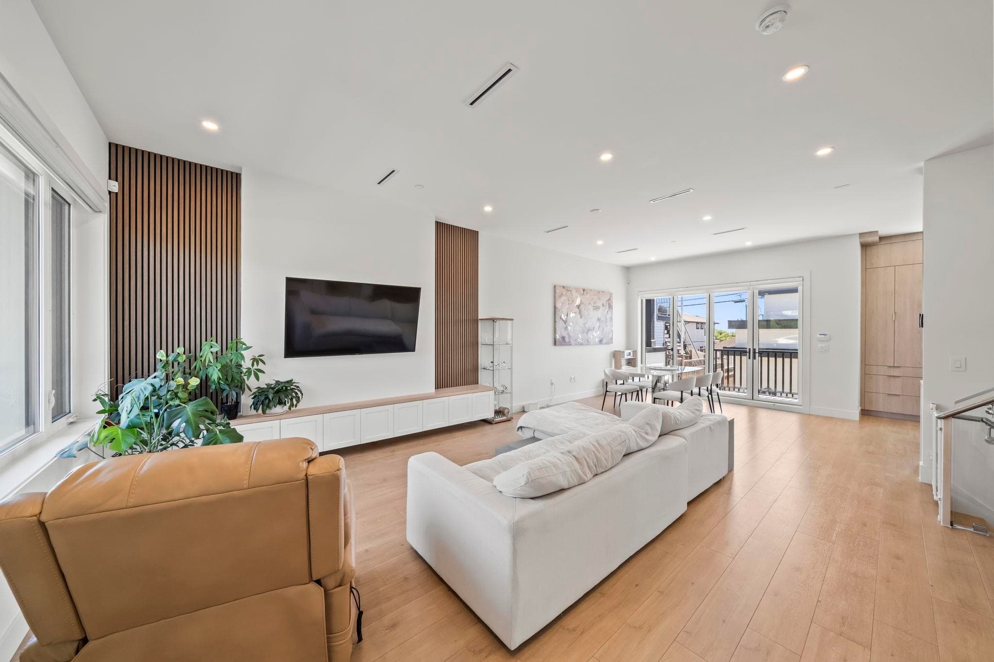 742 E 58th Avenue, Vancouver