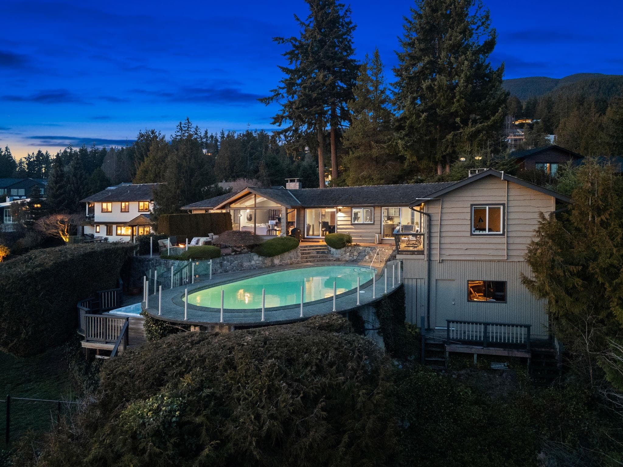 4570 Woodgreen Court, West Vancouver