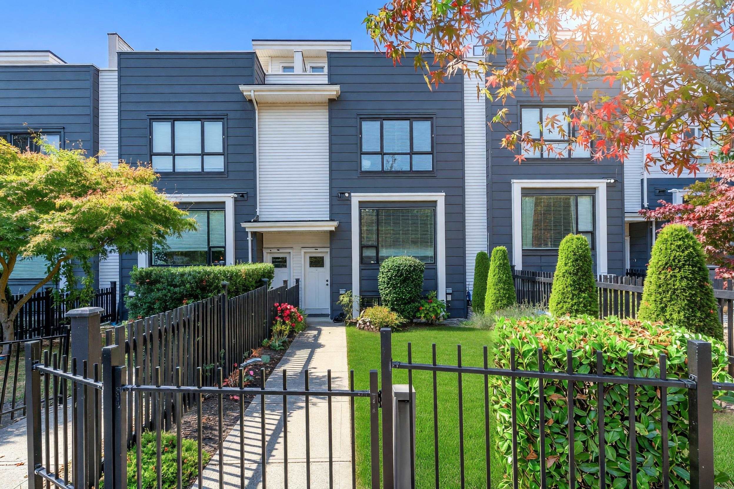 218 - 2277 Oak Meadows Drive, Surrey