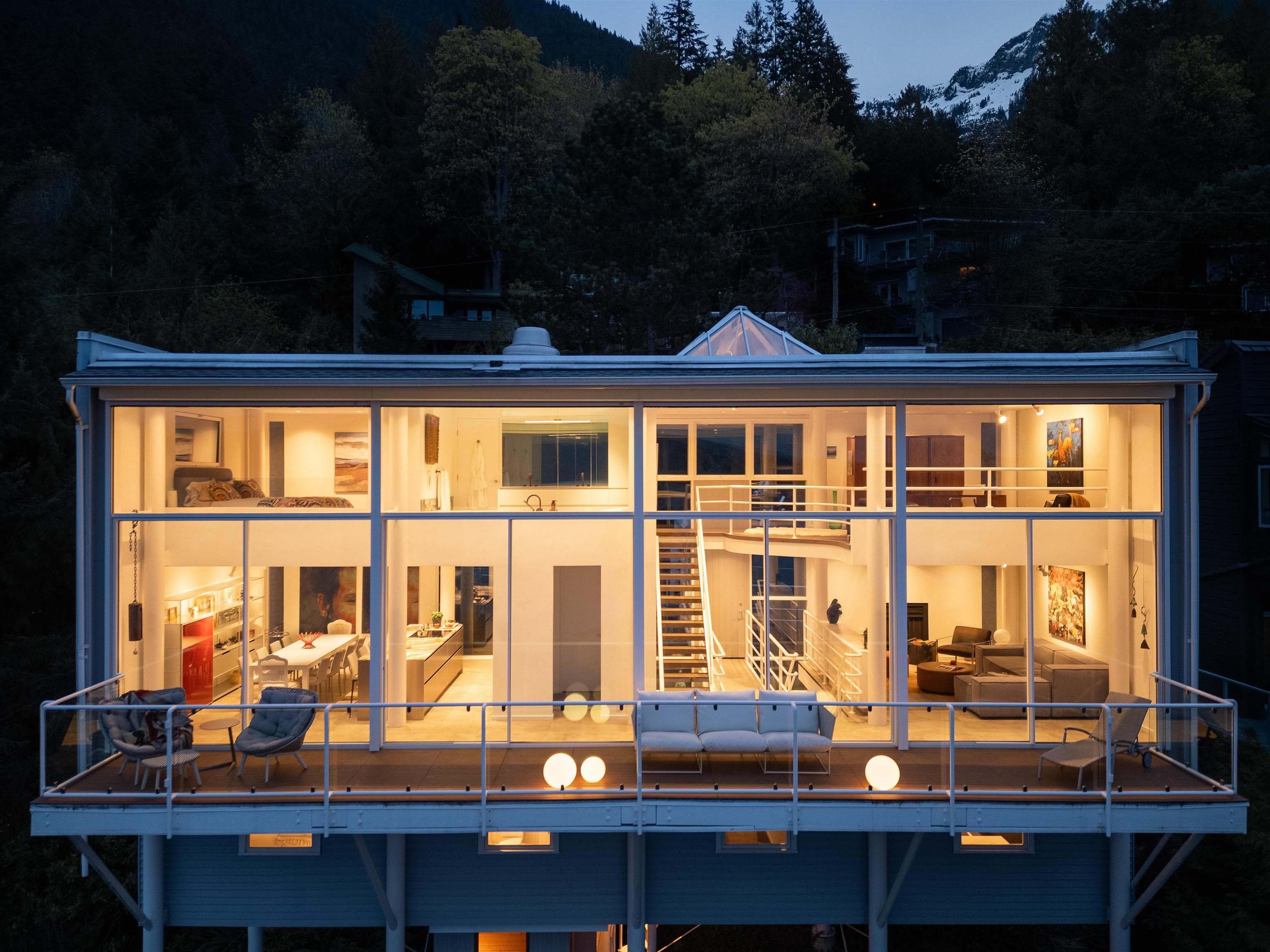 90 Isleview Place, West Vancouver