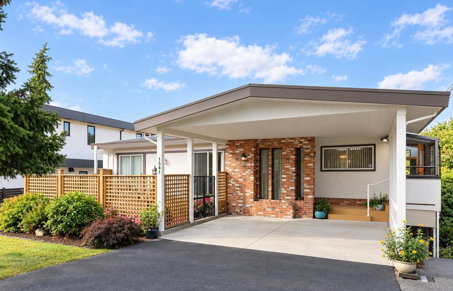 1541 Howard Avenue, Burnaby