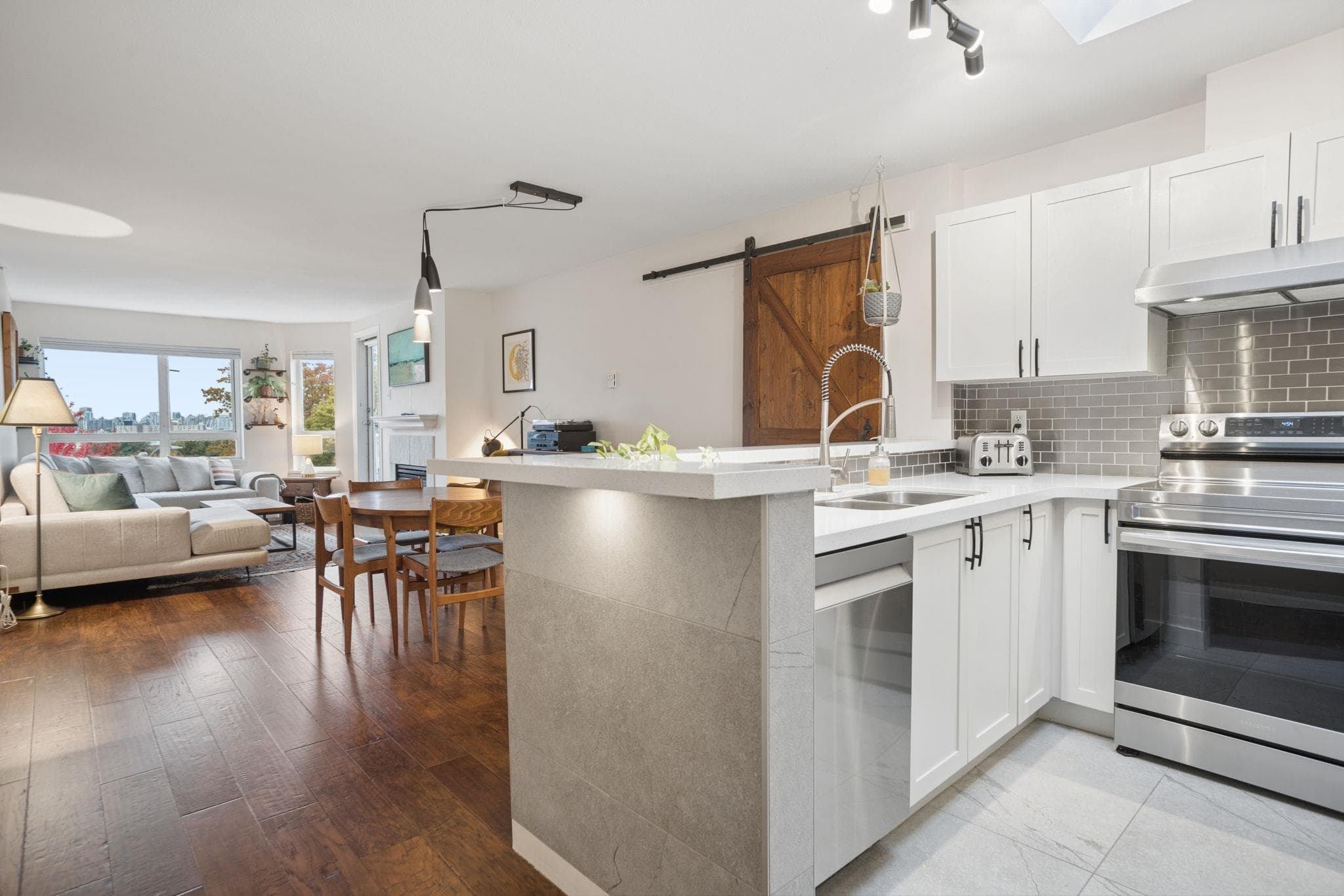 305 - 1707 Charles Street, Vancouver