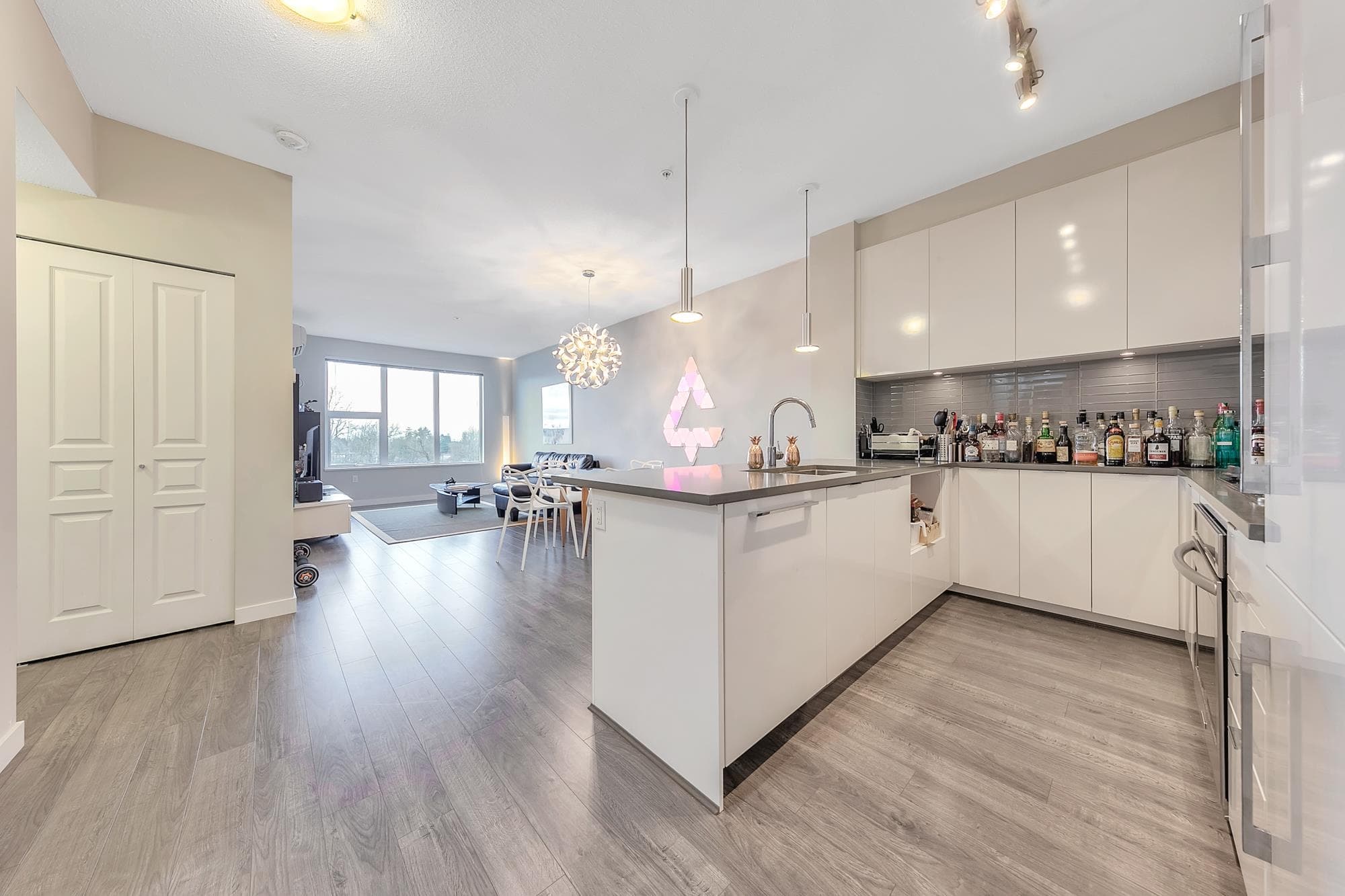 521 - 9311 Alexandra Road, Richmond