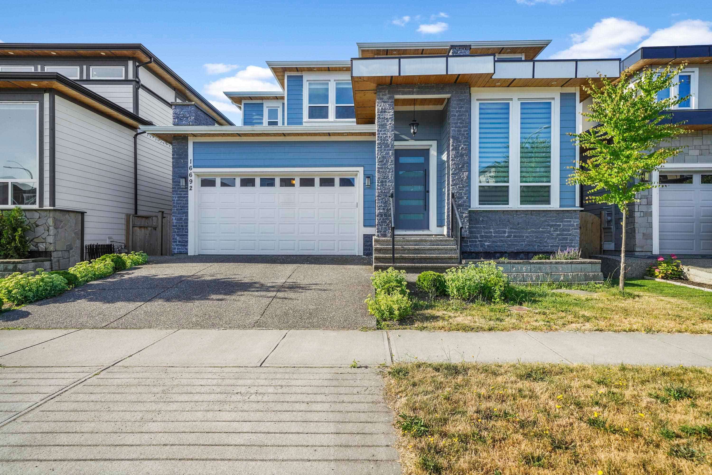 1699* 18 Avenue, Surrey