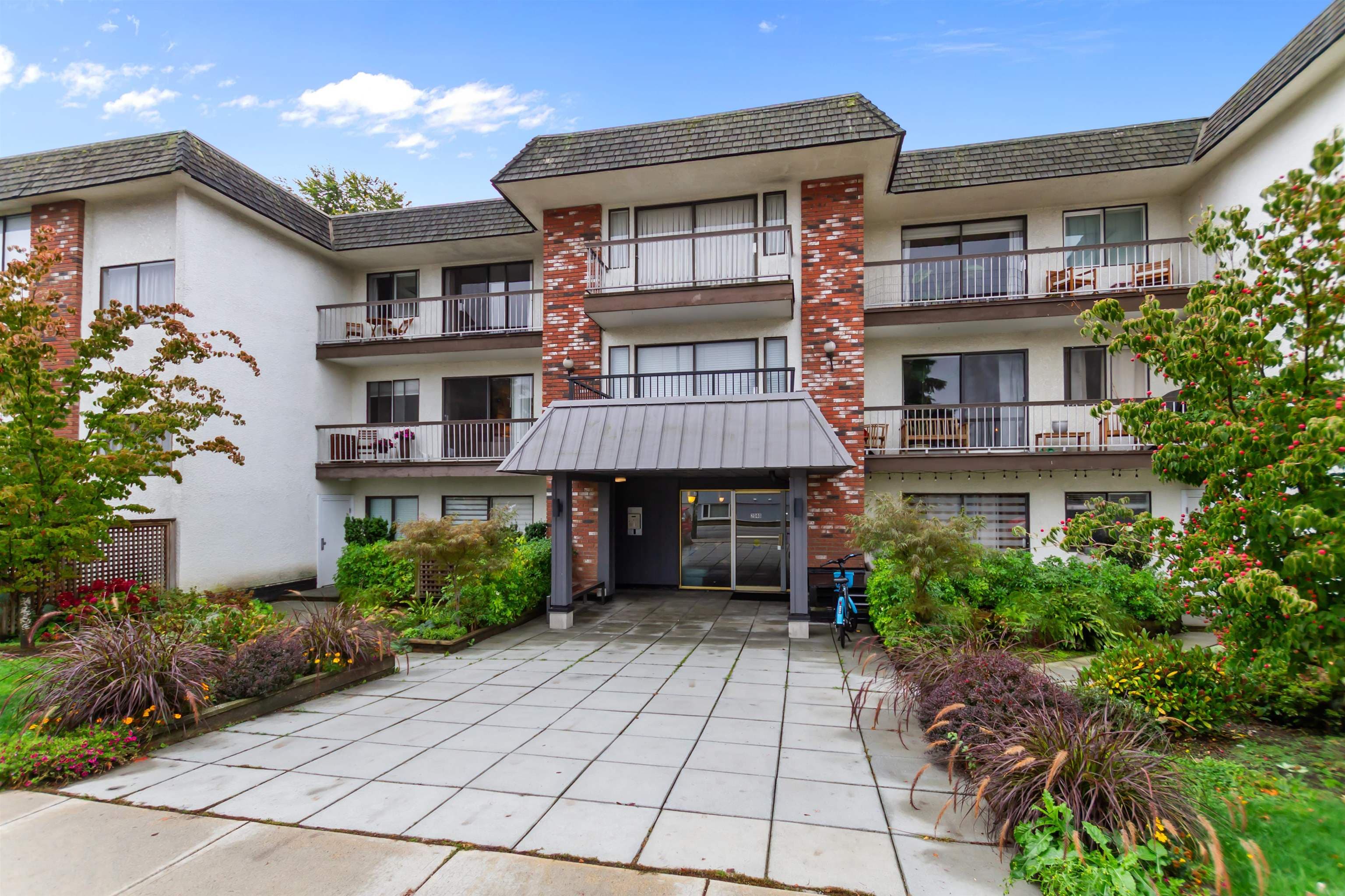 308 - 2040 Cornwall Avenue, Vancouver