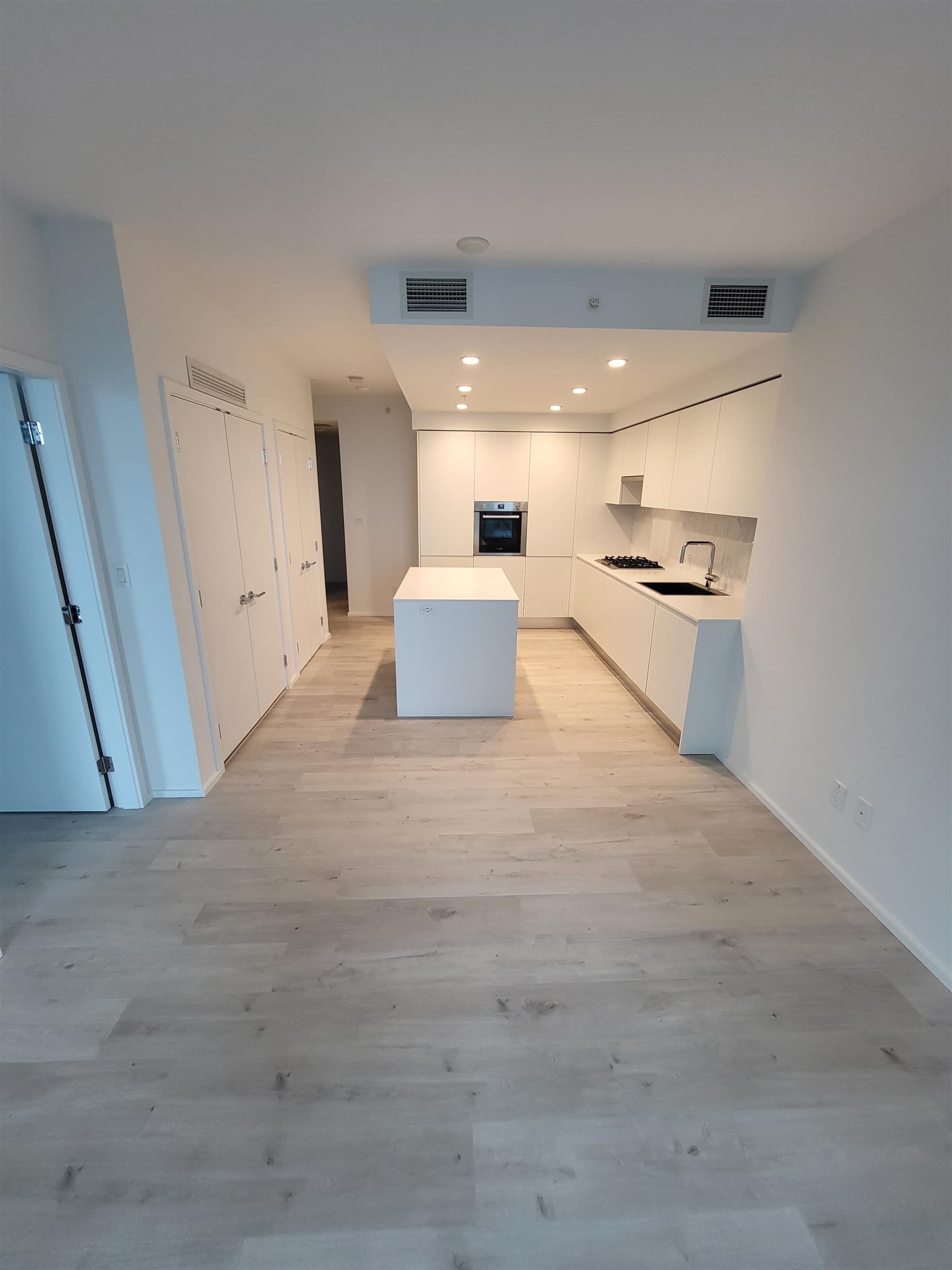 1606 - 3809 Evergreen Place, Burnaby