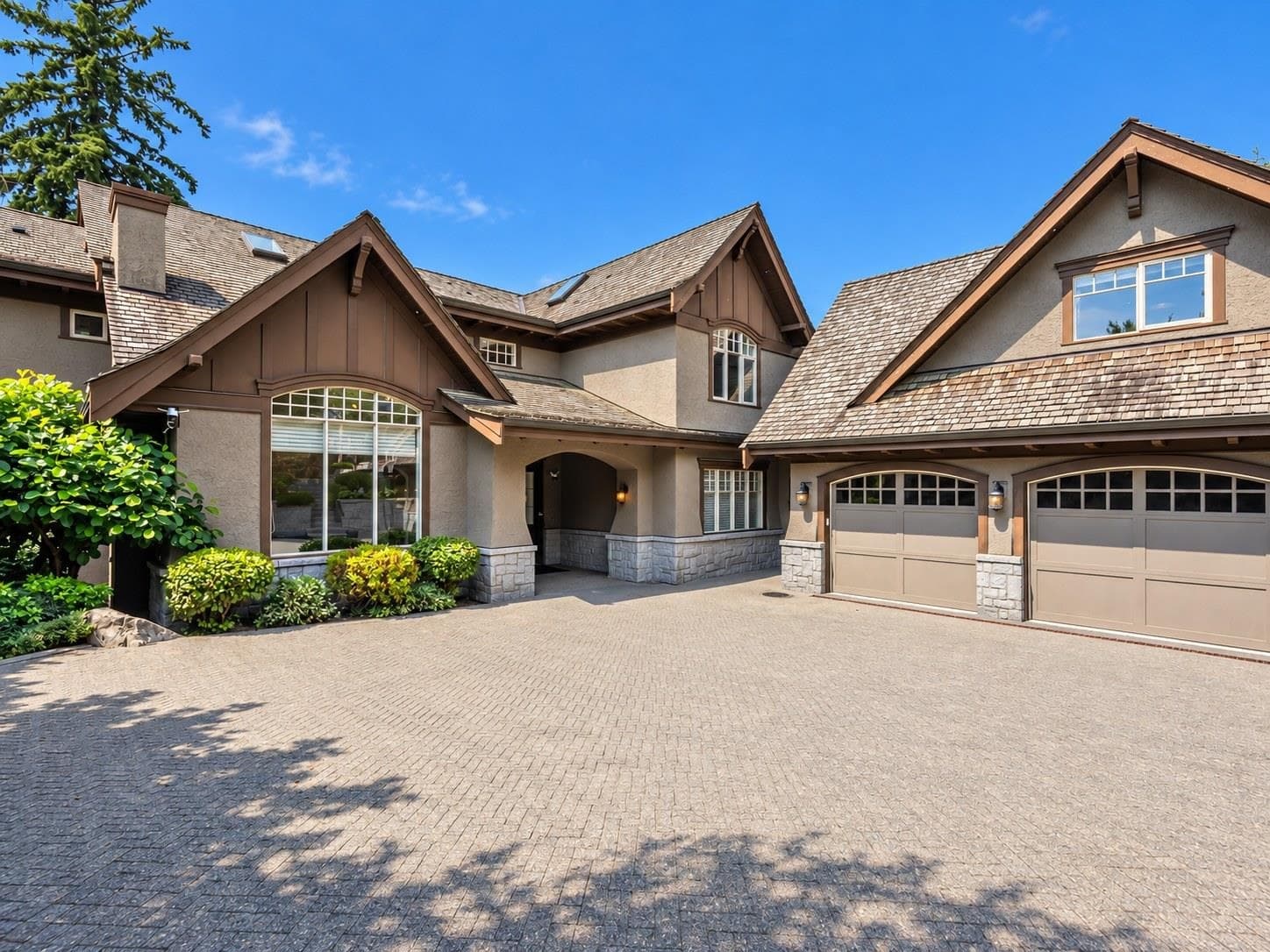 2638 Queens Avenue, West Vancouver