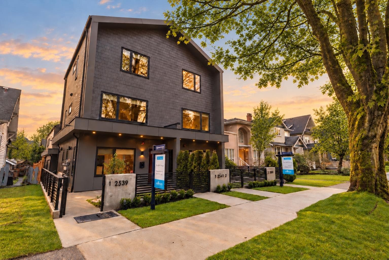 2 - 2539 Grant Street, Vancouver