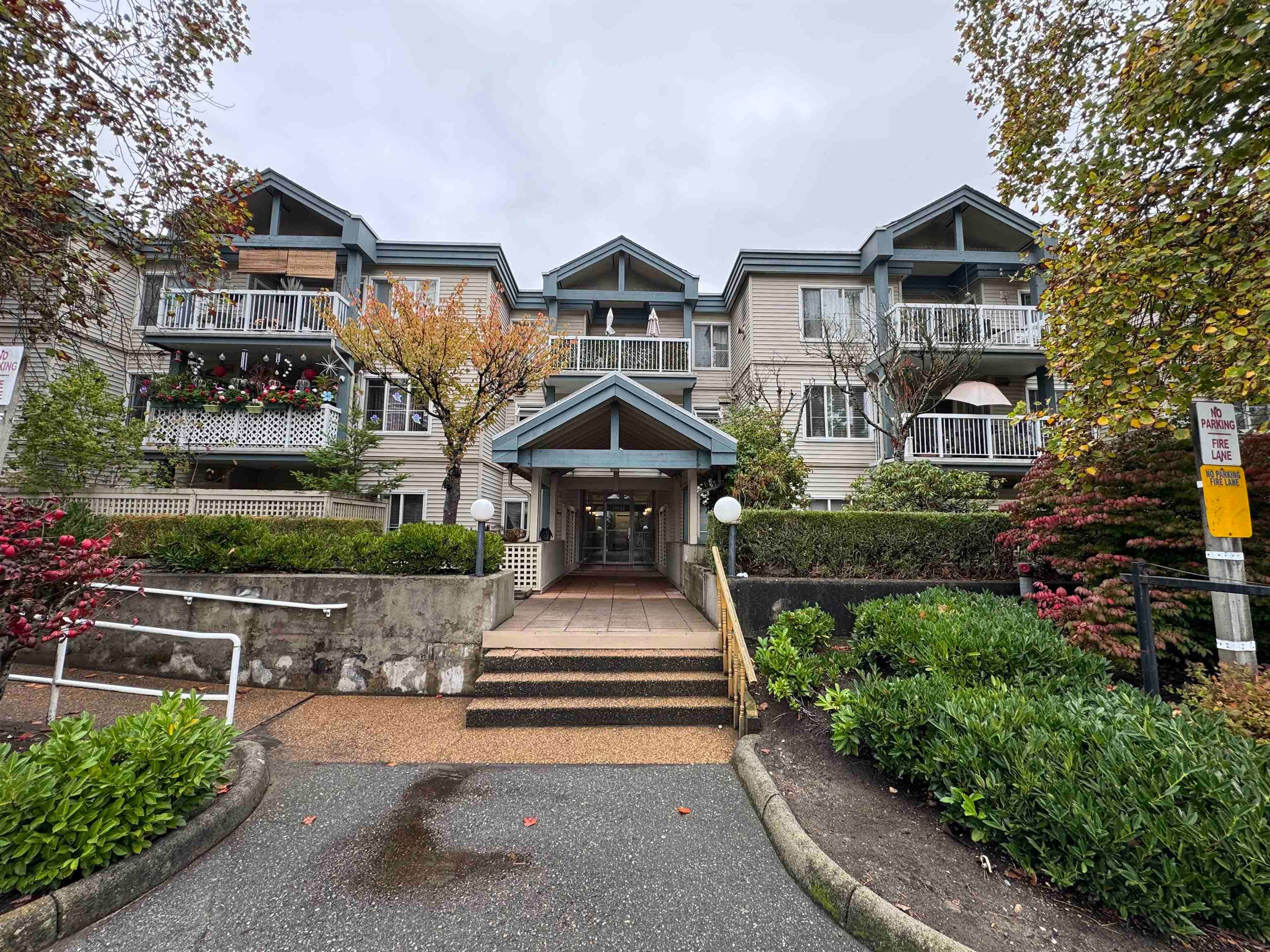 302 - 10668 138 St, Surrey