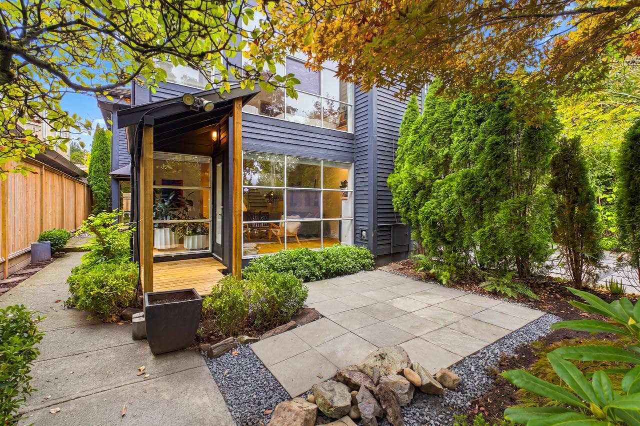 6424 Bruce Street, West Vancouver