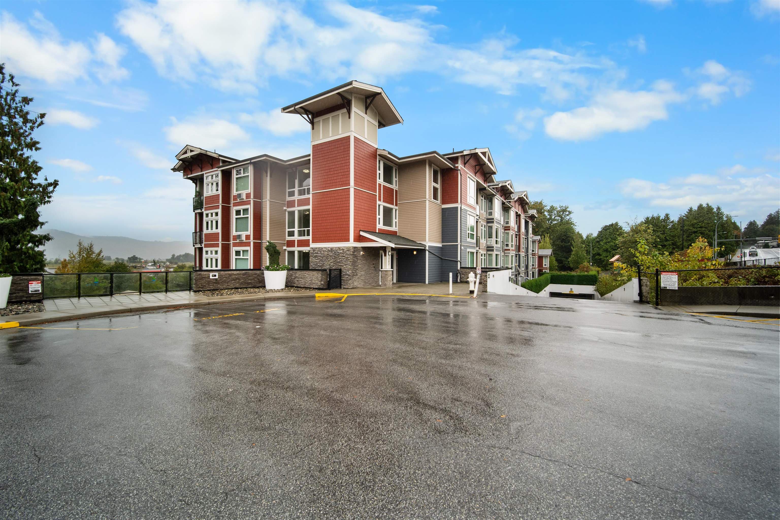 111 - 2242 Whatcom Road, Abbotsford