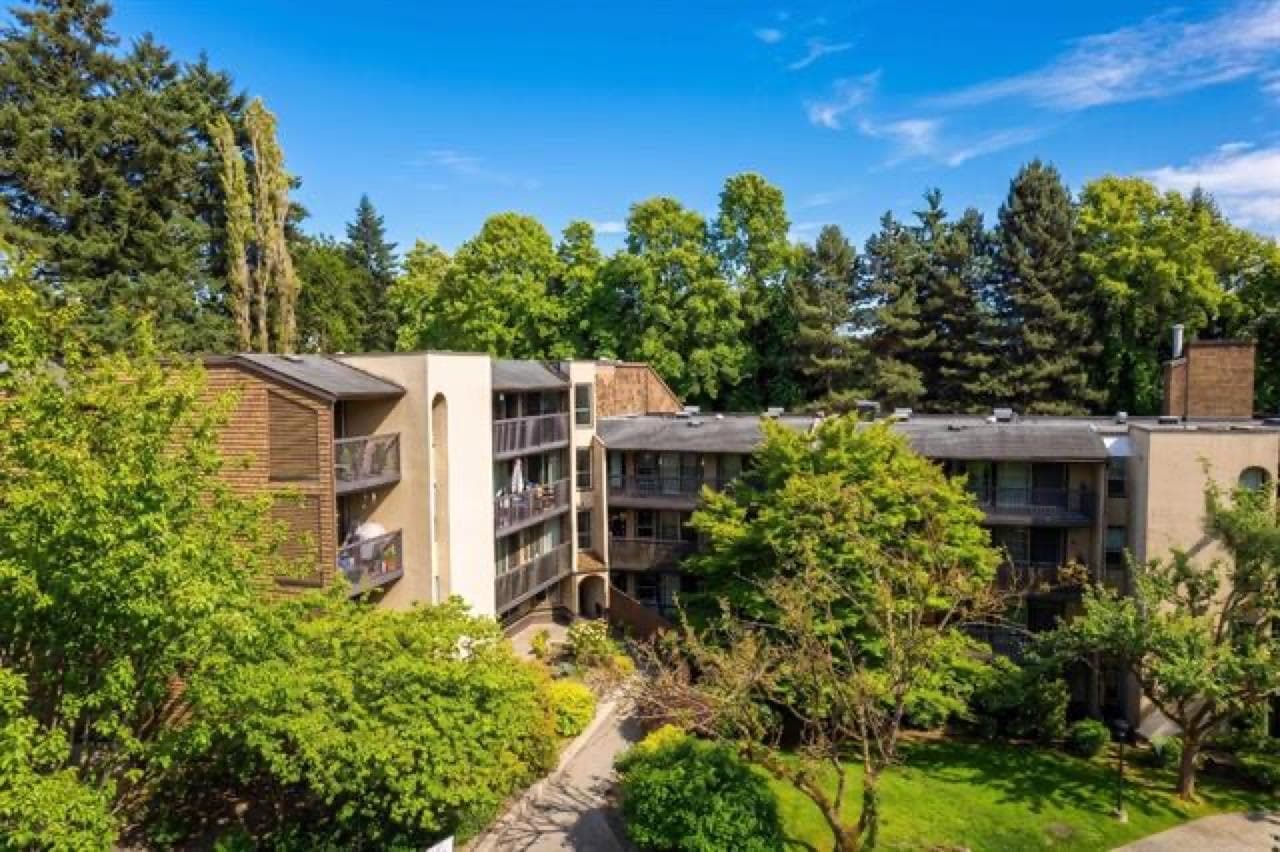 419 - 9867 Manchester Drive, Burnaby