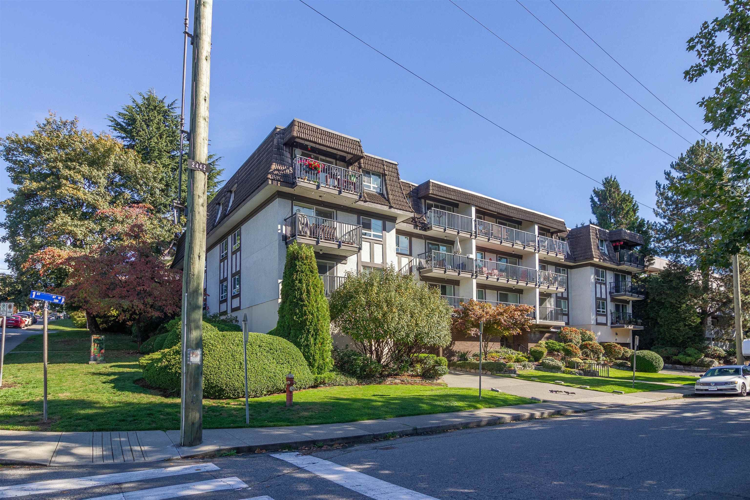 210 - 270 W 1st Street, North Vancouver