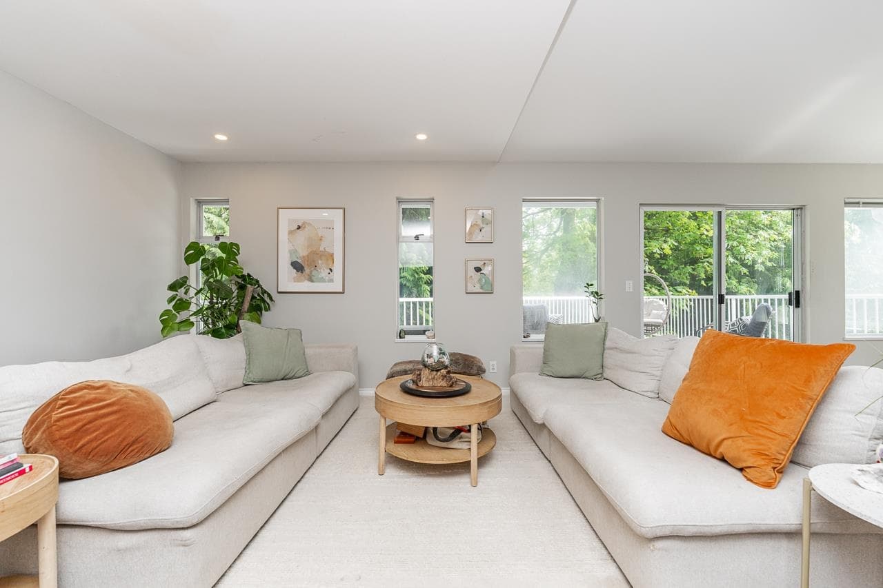 1221 Rochester Avenue, Coquitlam