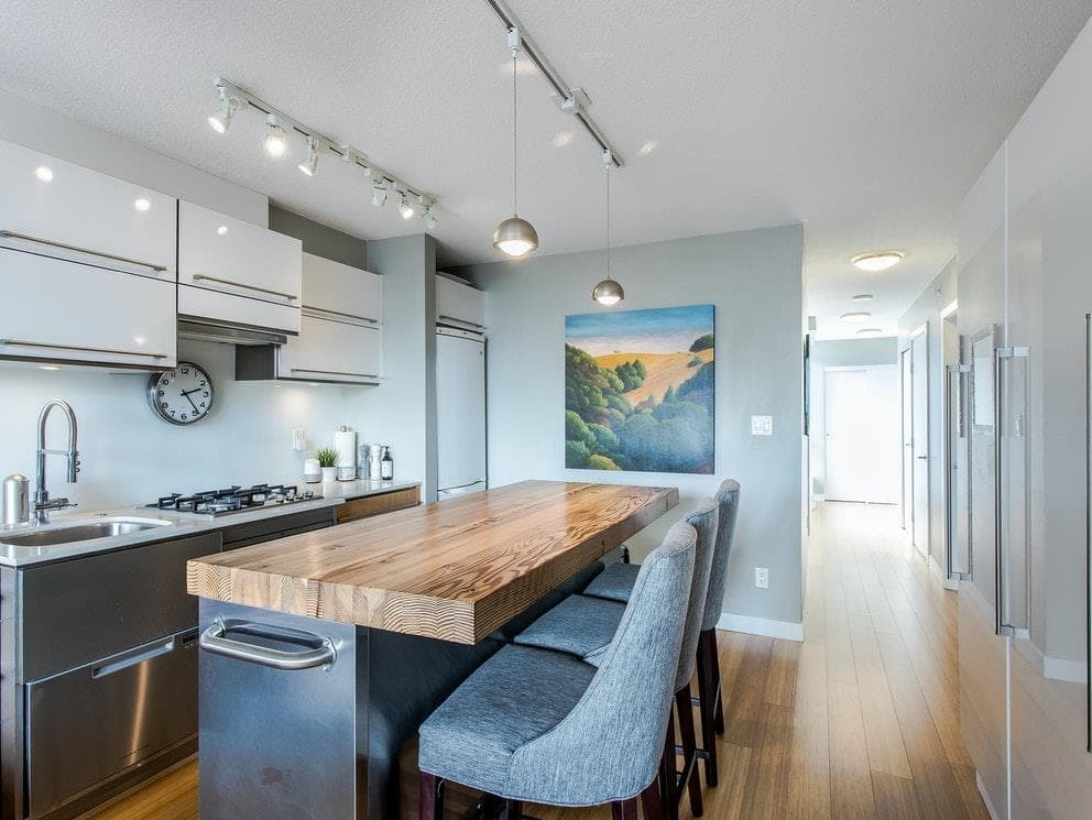 605 - 718 Main Street, Vancouver