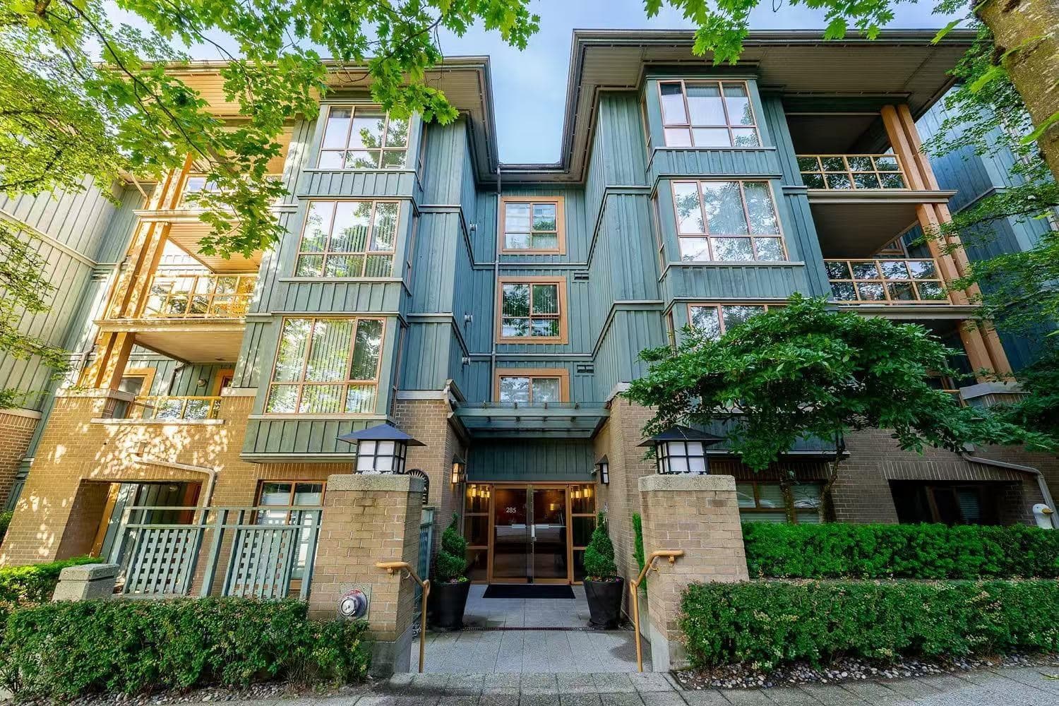 215 - 285 Newport Drive, Port Moody