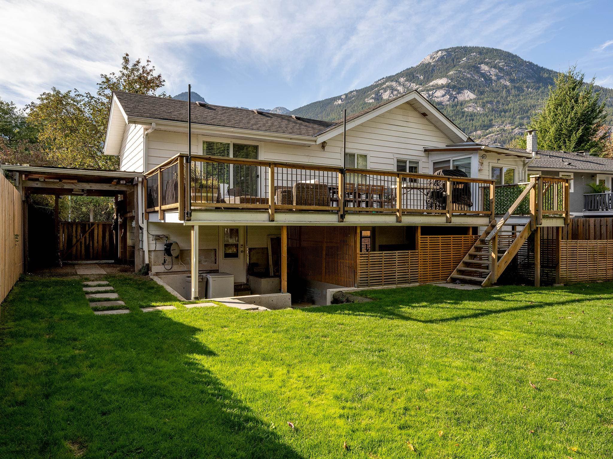 38876 Buckley Avenue, Squamish