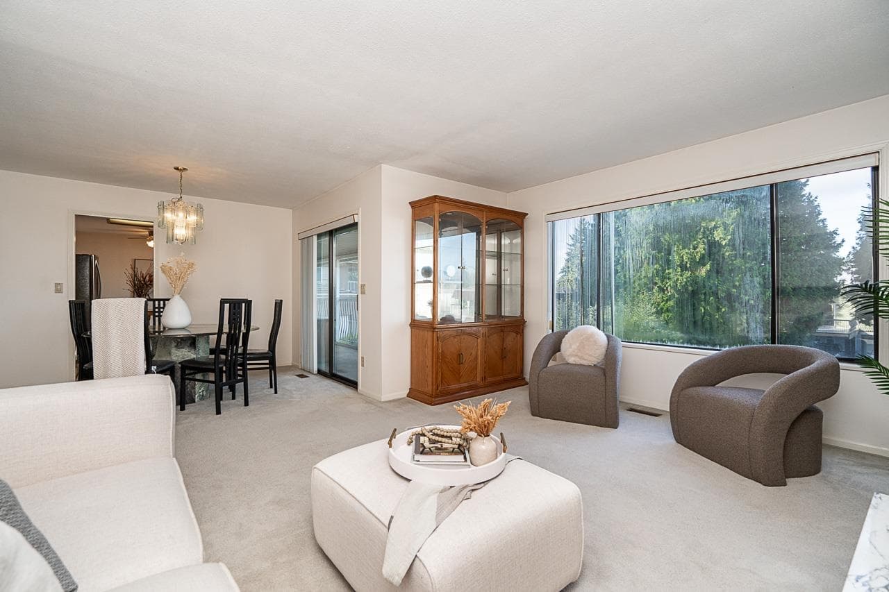 6760 Lakeview Avenue, Burnaby