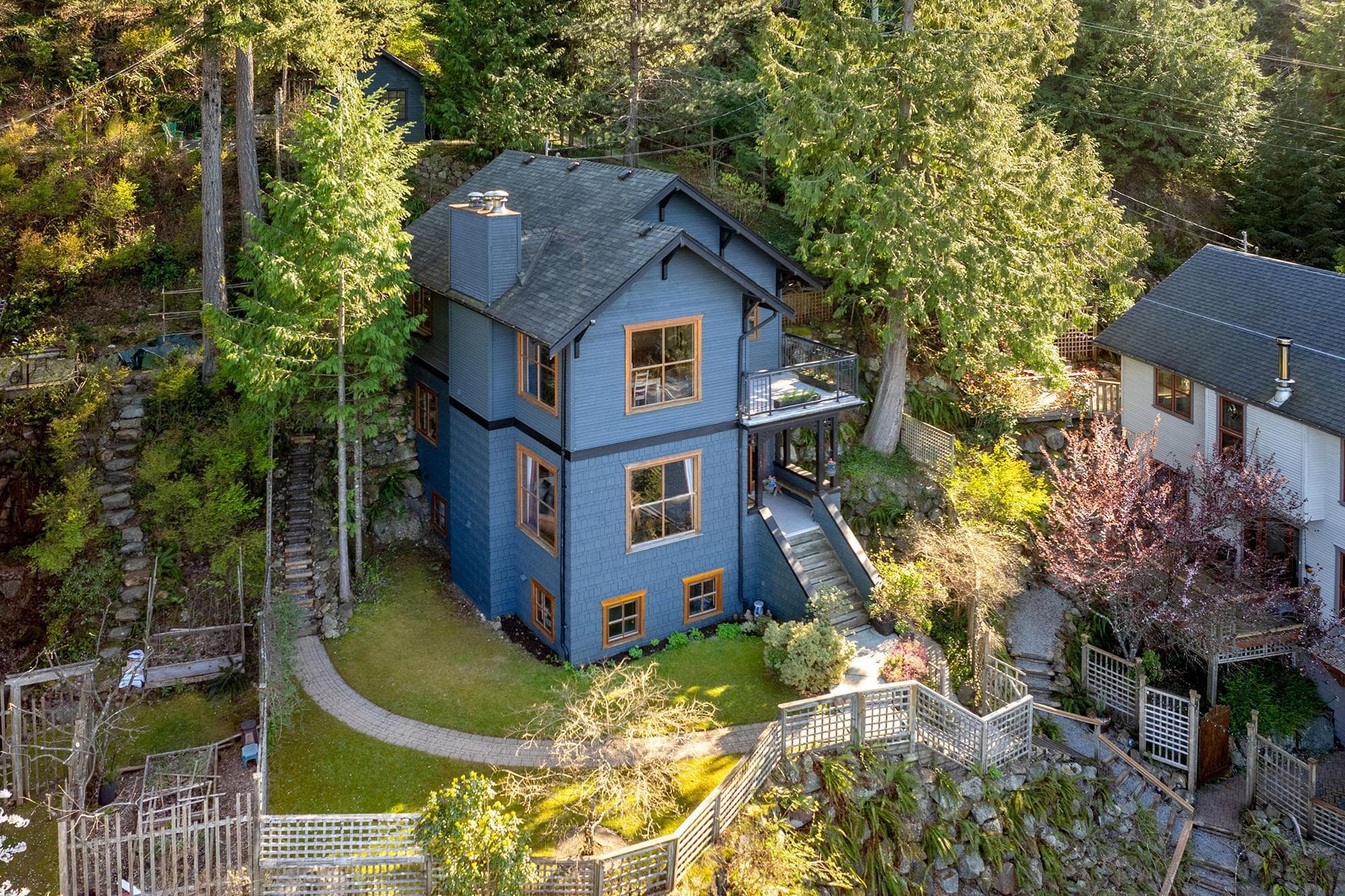 555 Roocroft Lane, Bowen Island